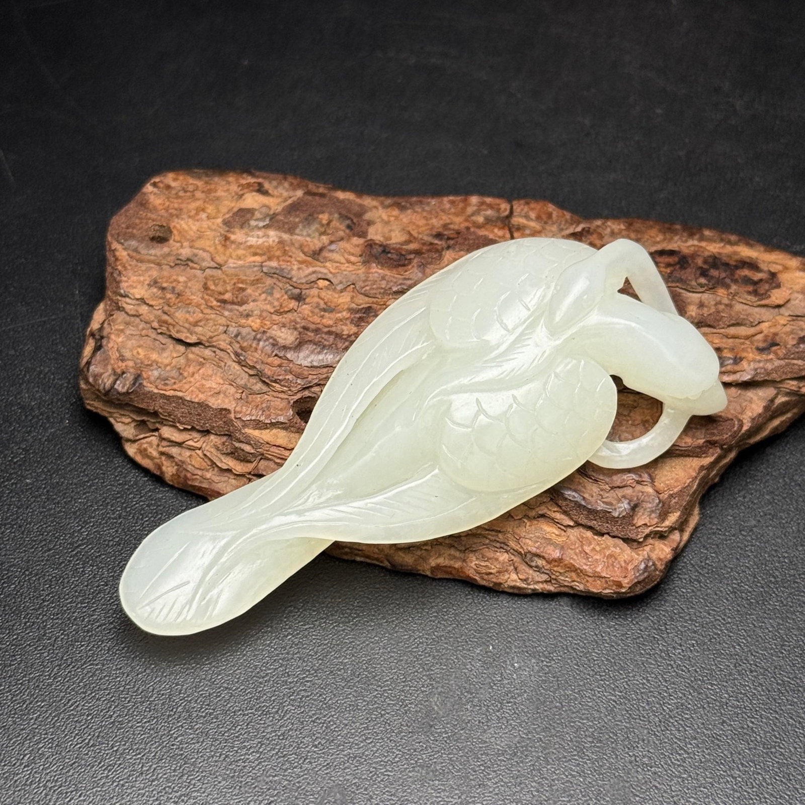 An Exquisite White Jade Eagle Pendant: An Exquisite White Jade Eagle Pendant,Qing Dynasty,China,Size:70mmx31mmx15mm,Weight:22g 白玉鹰挂件,中国清代