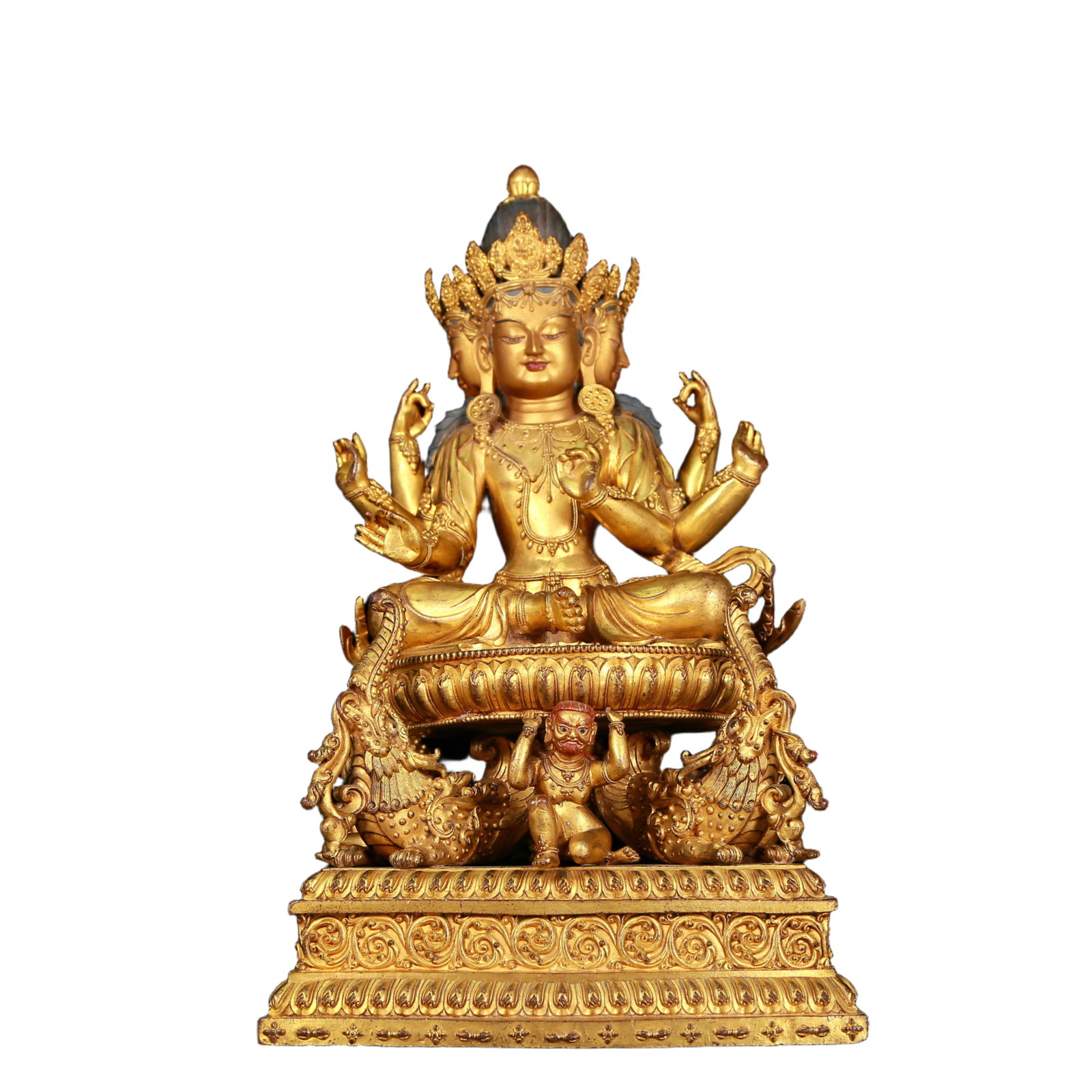 A huge gilt bronze statue of Bodhisattva: huge gilt-bronze Bodhisattva statue, Ming Dynasty, China, with six characters of Yongle mark, with graceful and serene posture. His face is solemn and kind, and his eyes are deep, as if he can see int