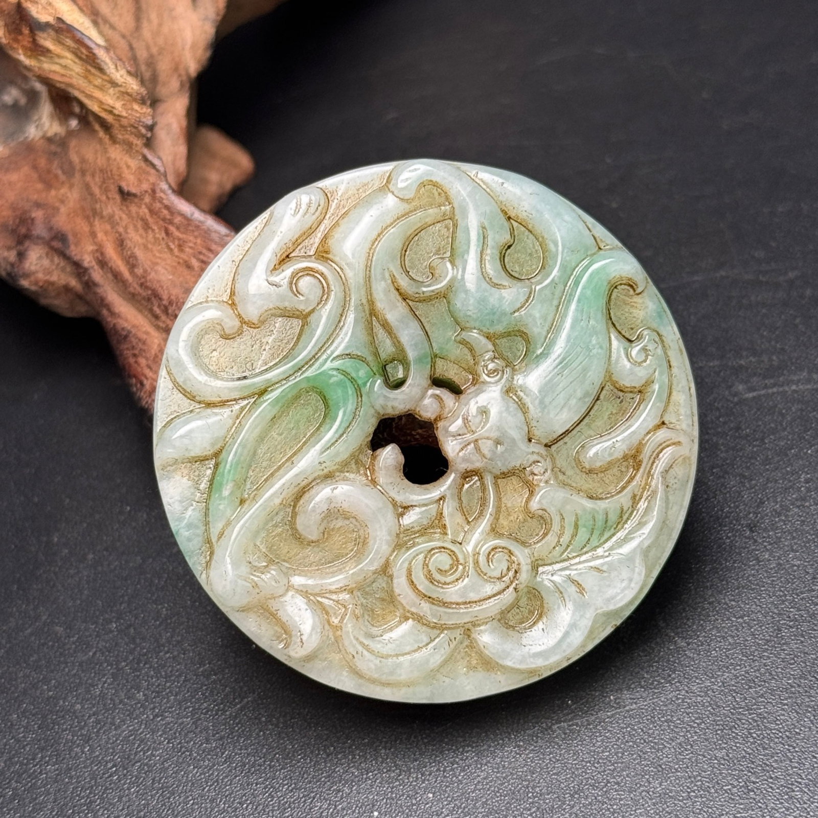 An Exquisite Jadeite Dragon Pattern Pendant - 2