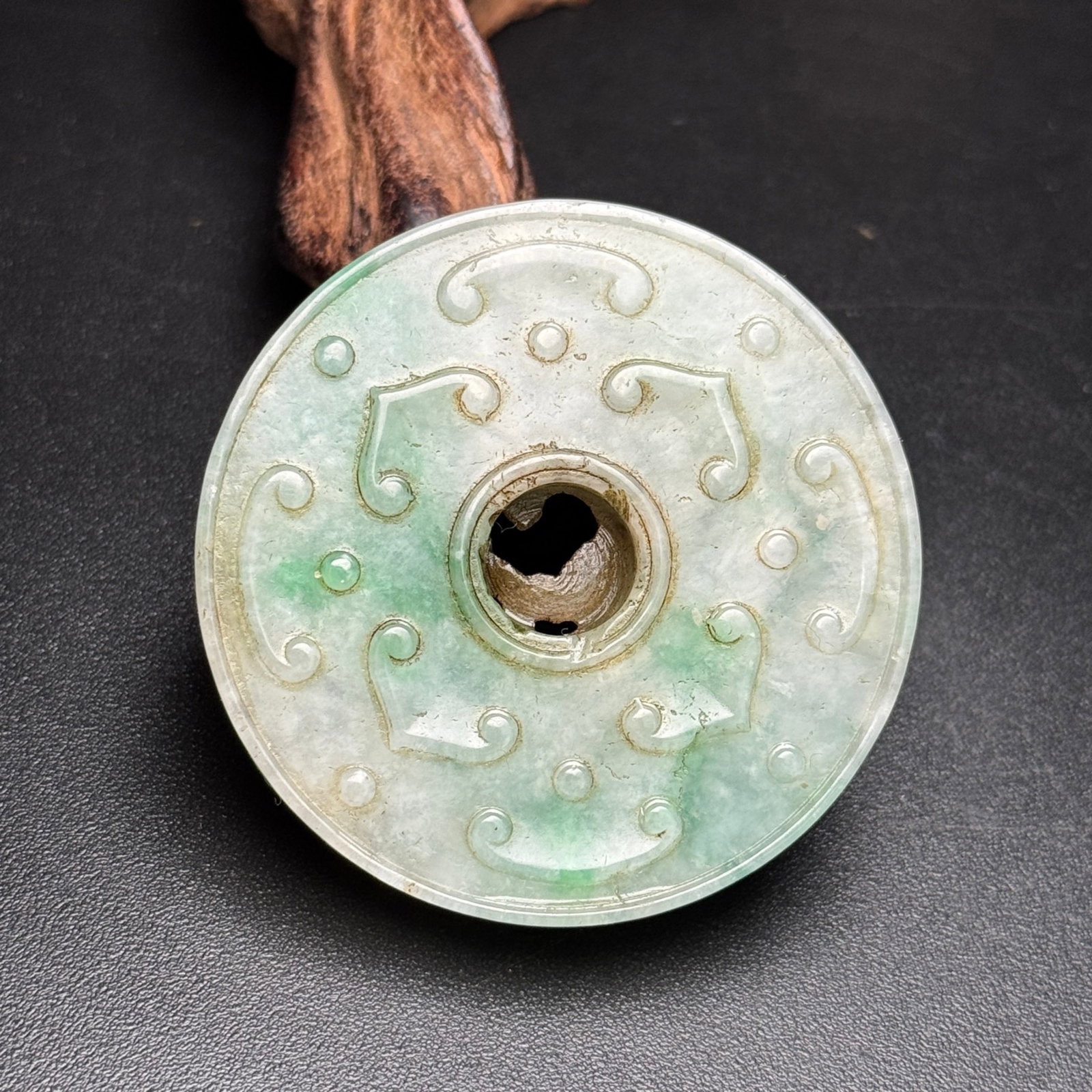 An Exquisite Jadeite Dragon Pattern Pendant - 3