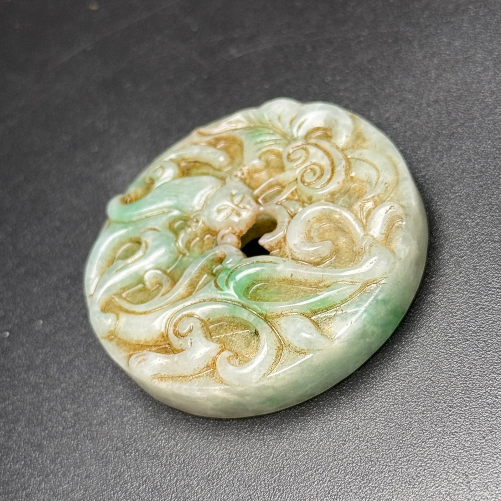 An Exquisite Jadeite Dragon Pattern Pendant - 4