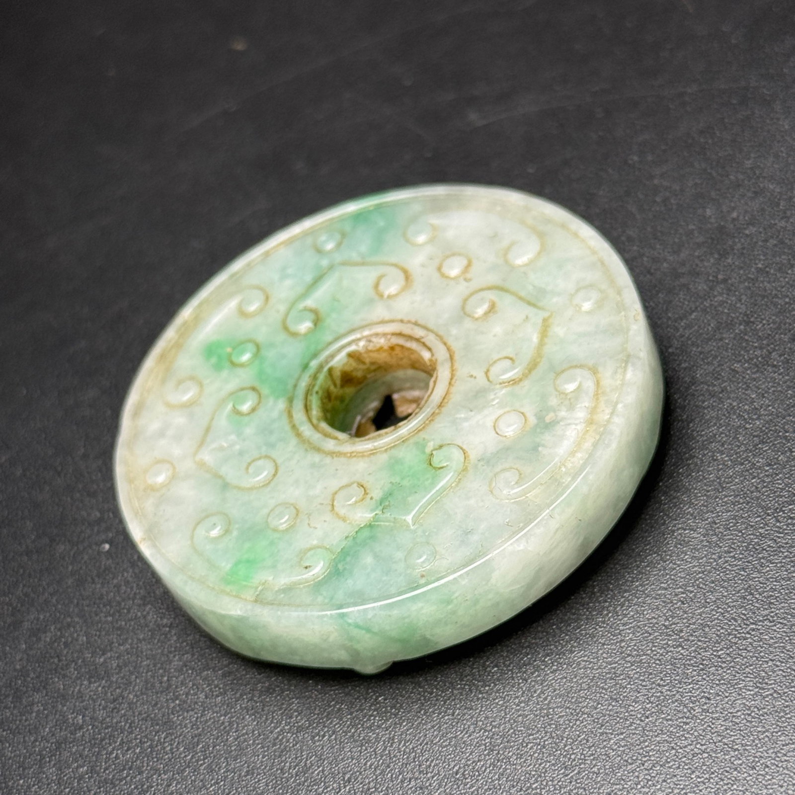 An Exquisite Jadeite Dragon Pattern Pendant - 7