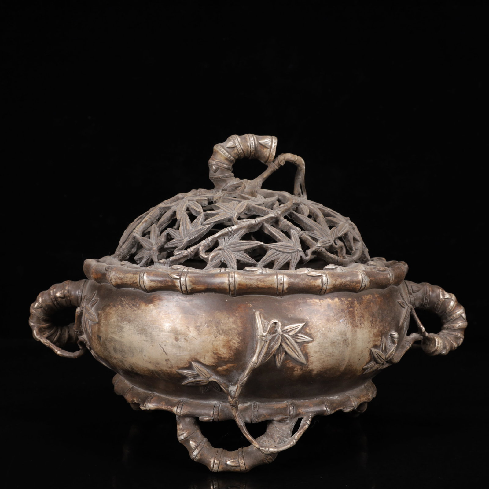 An Exquisite Silver-Plated Bronze Flower Pattern Double-Ears and Tripod Censer: An Exquisite Silver-Plated Bronze Flower Pattern Double-Ears and Tripod Censer,Qing Dynasty,China,Size:13inx9.4inx9.1in,Weight:4000g 铜镀银花卉纹双耳