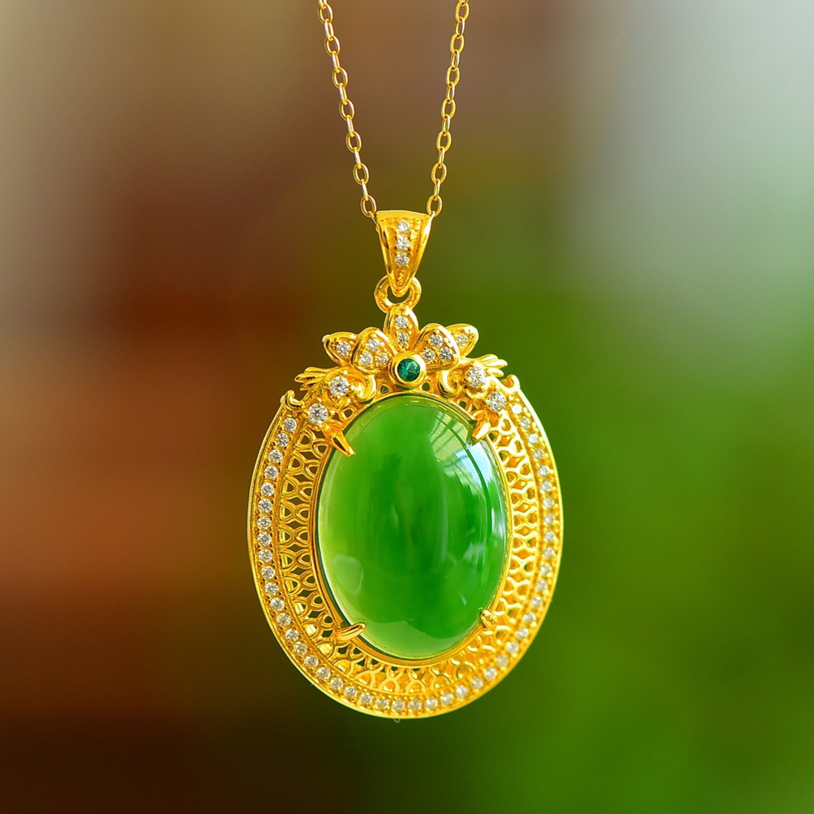An Exquisite Sterling Silver-Gold Plated Inlaid Jasper Pendant,Inlaid Diamond: An Exquisite Sterling Silver-Gold Plated Inlaid Jasper Pendant,Inlaid Diamond 纯银镀金镶碧玉吊坠,嵌钻石