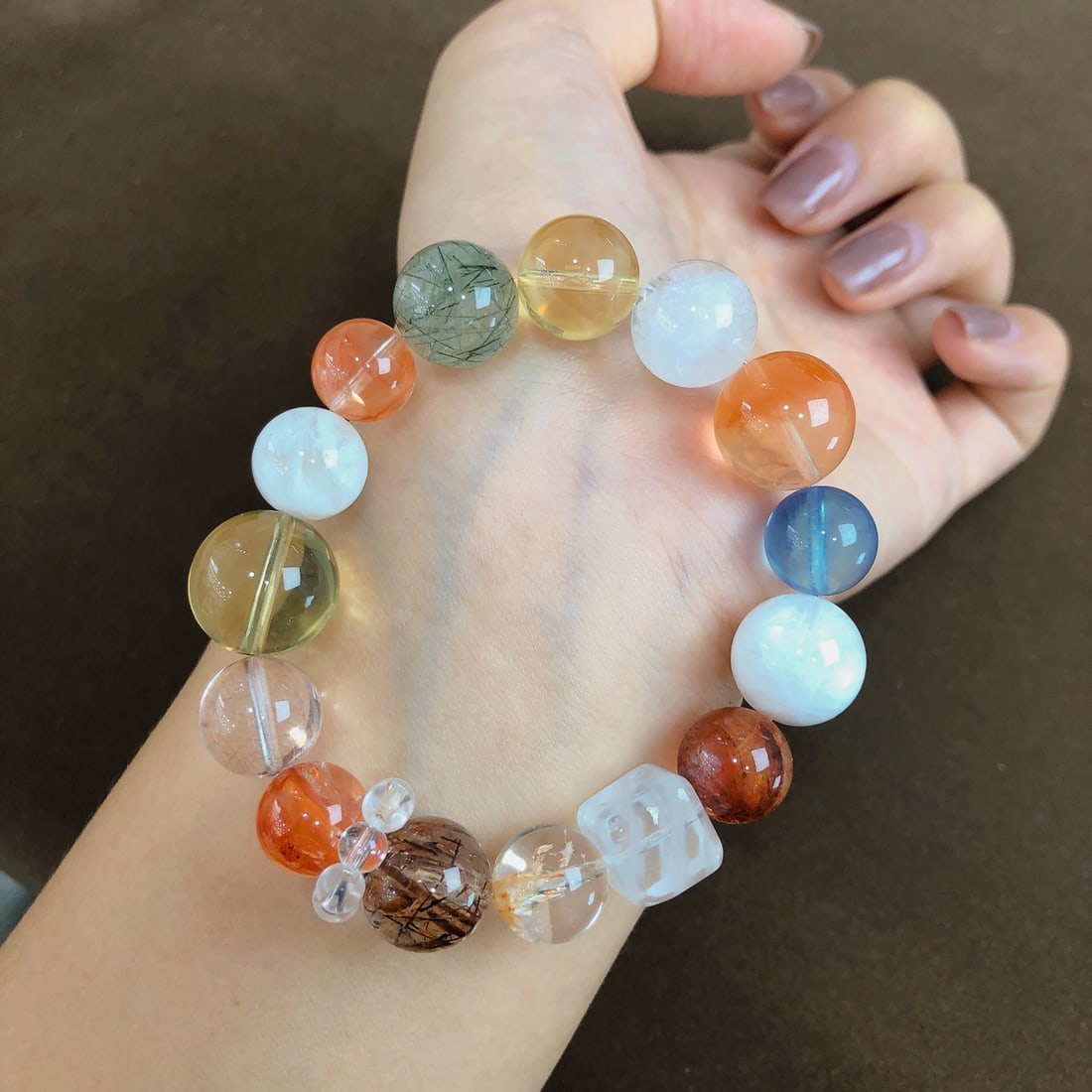 An Exquisite Crystal Bracelets: An Exquisite Crystal Bracelets,Size:11.4mm,14.5mm, Weight:42g 水晶手串