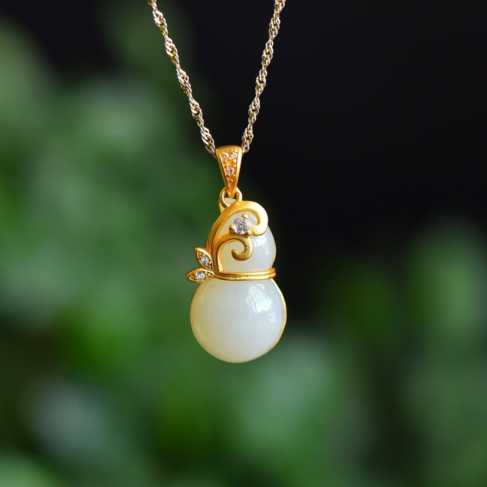 An Exquisite Sterling Silver-Gold Plated Inlaid White Jade Gourd Pendant,Inlaid Gems: An Exquisite Sterling Silver-Gold Plated Inlaid White Jade Gourd Pendant,Inlaid Gems,Size:12mmx20mm
