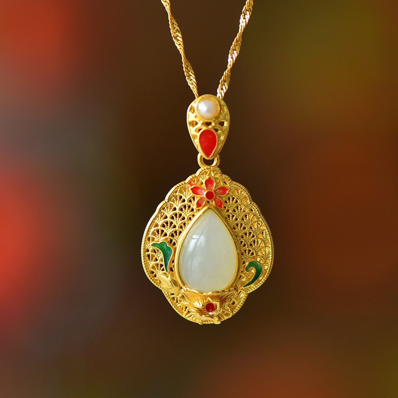 An Exquisite Sterling Silver-Gold Plated Inlaid White Jade Enamel Pendant: An Exquisite Sterling Silver-Gold Plated Inlaid White Jade Enamel Pendant,Size:8mmx12mm 纯银镀金镶白玉珐琅吊坠
