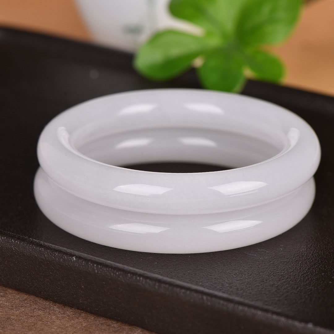 An Exquisite White Jade Bracelets - 2