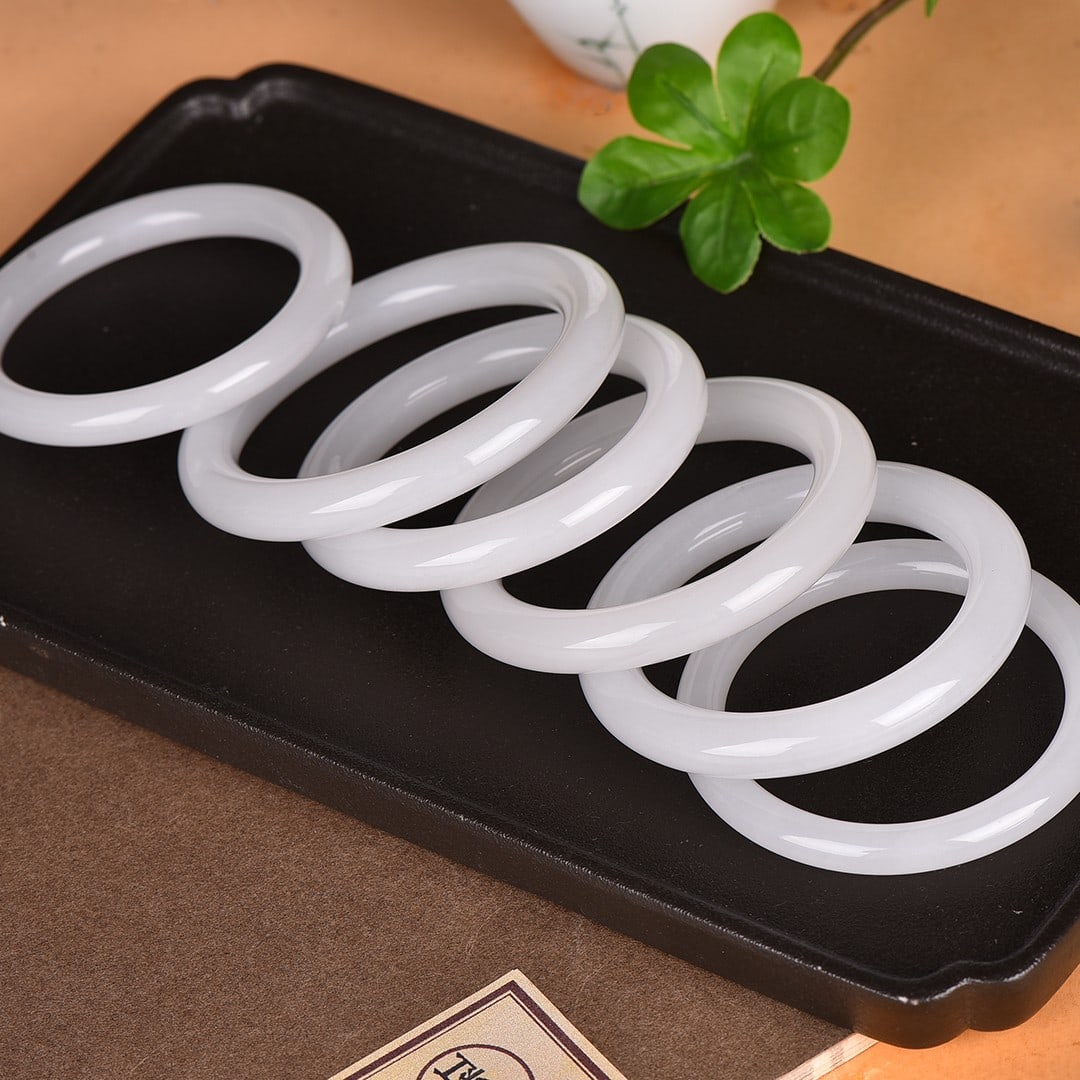 An Exquisite White Jade Bracelets - 5