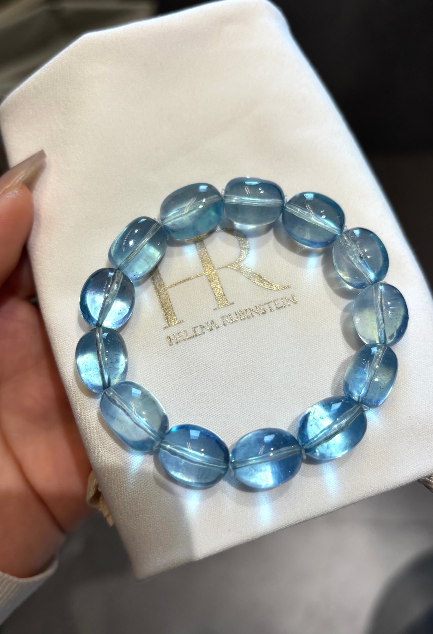 An Exquisite Aquamarine Bracelets: An Exquisite Aquamarine Bracelets,Size:11mm,Weight:31.3g 海蓝宝手串