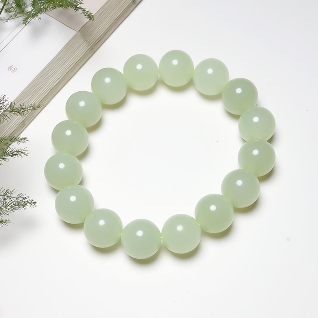 An Exquisite White Jade Bracelets: An Exquisite White Jade Bracelets,Size:12mm 白玉手串