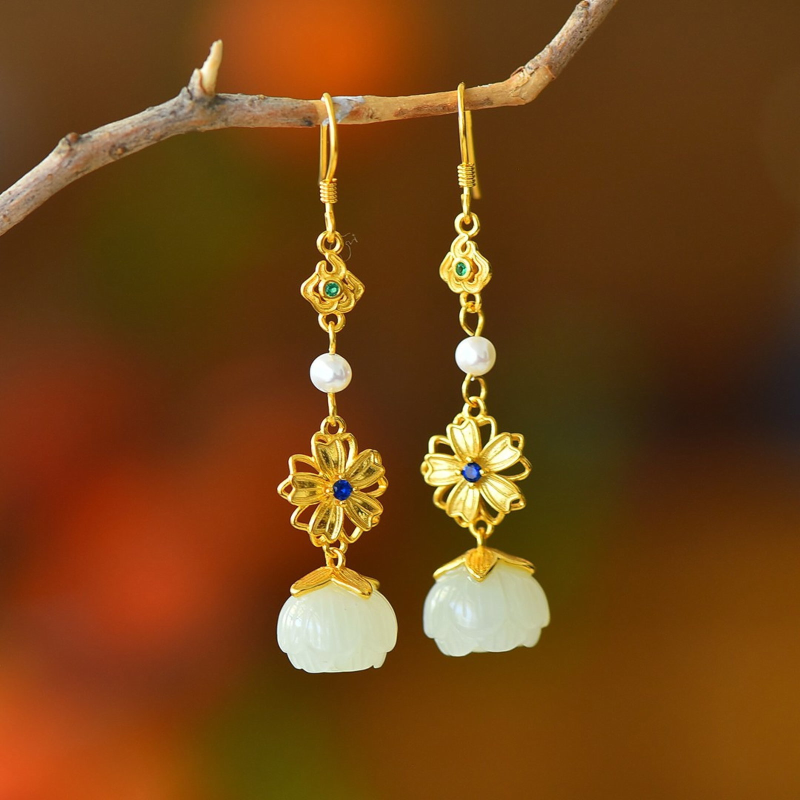 A Pair of Exquisite Sterling Silver-Gold Plated Inlaid White Jade Earrings,Inlaid Pearl: A Pair of Exquisite Sterling Silver-Gold Plated Inlaid White Jade Earrings,Inlaid Pearl
