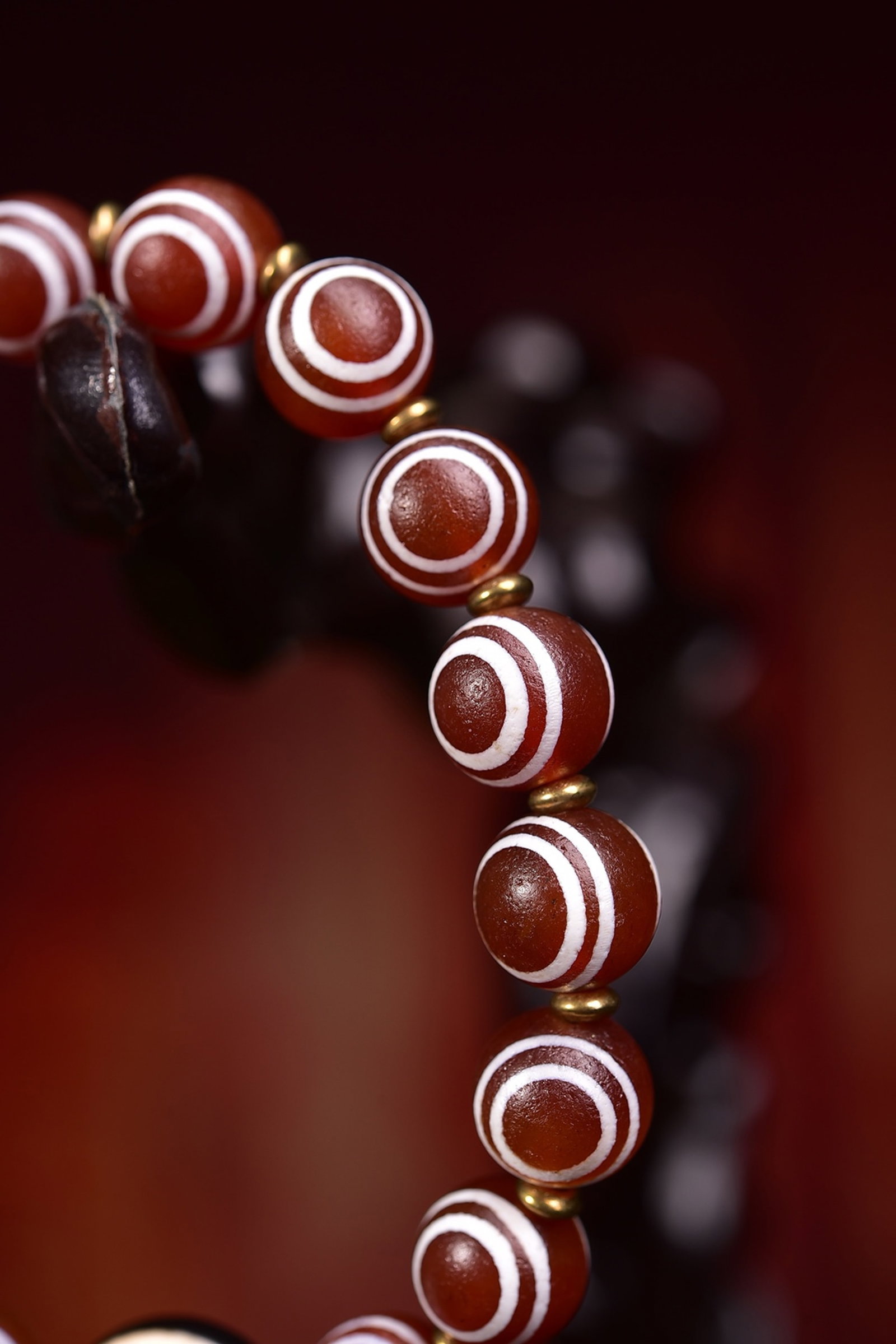 An Exquisite Dzi Bead Bracelets - 3