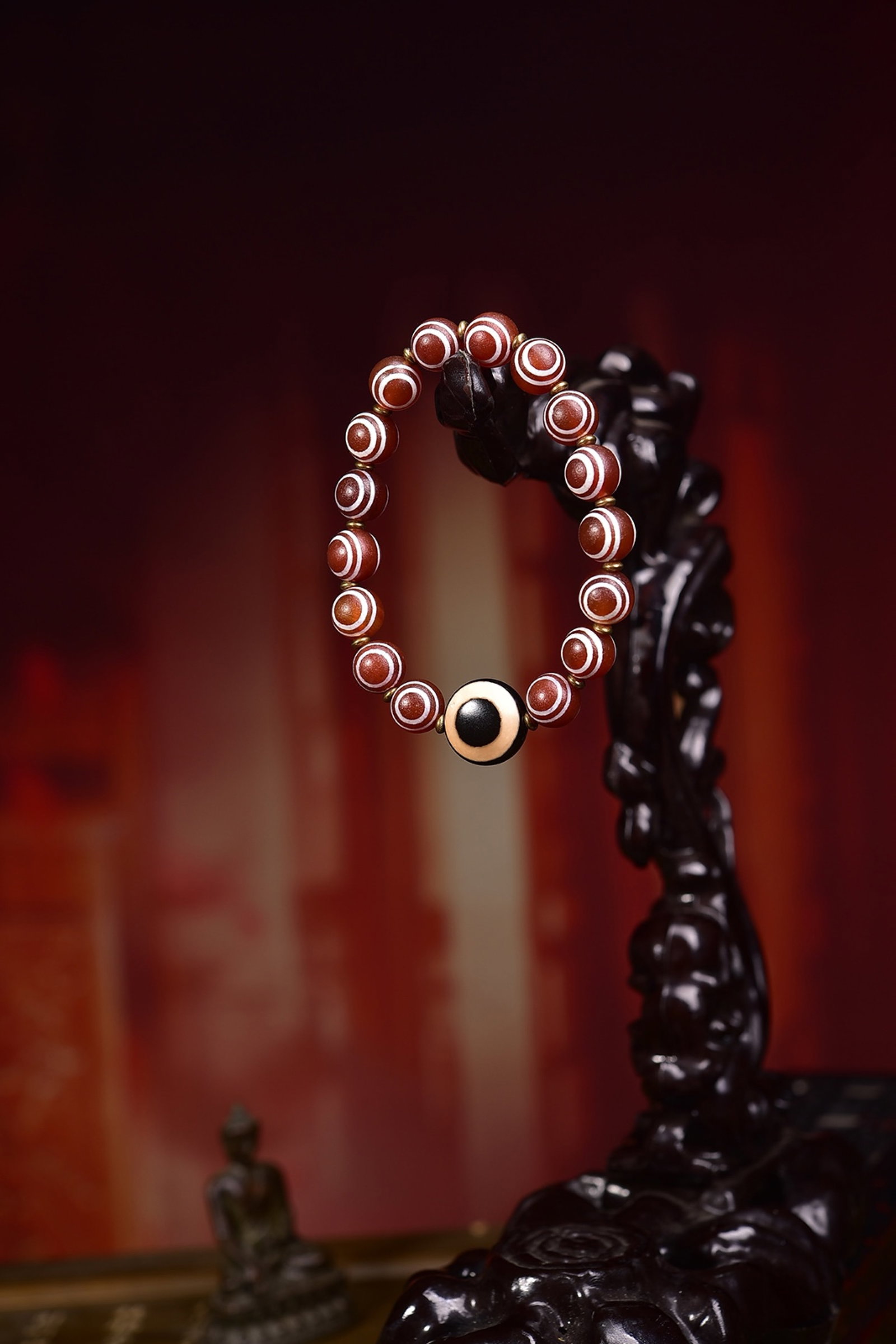 An Exquisite Dzi Bead Bracelets - 5