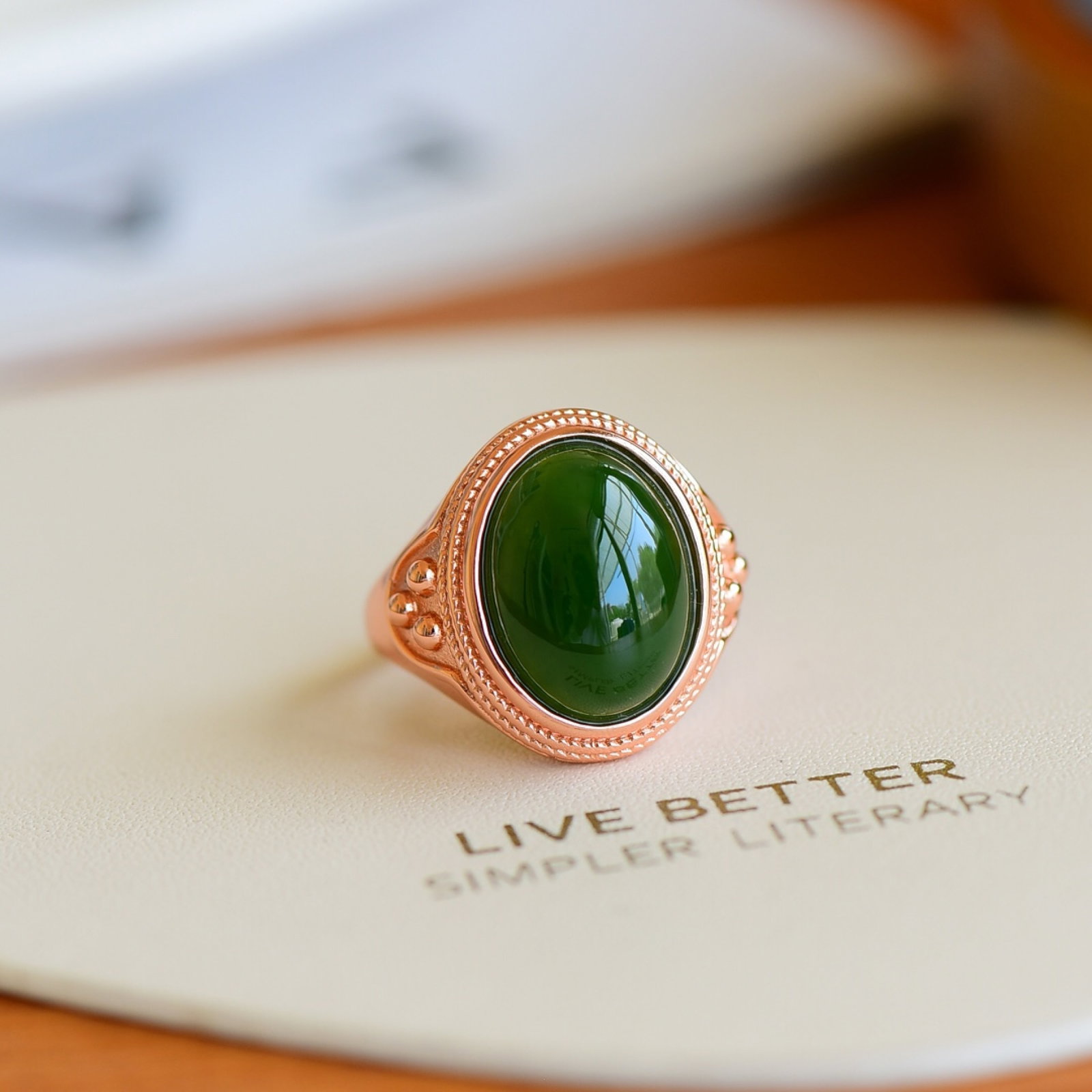 An Exquisite Sterling Silver-Gold Plated Inlaid Jasper Ring: An Exquisite Sterling Silver-Gold Plated Inlaid Jasper Ring,Size:12mmx16mm 一个精美的纯银镀金镶碧玉戒指