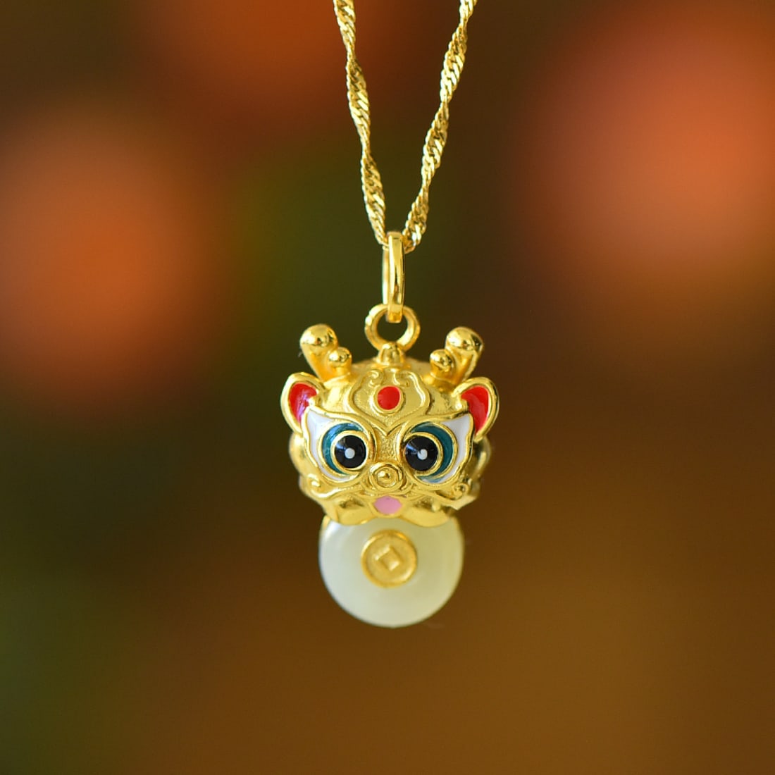 An Exquisite Sterling Silver-Gold Plated Inlaid White Jade Pendant: An Exquisite Sterling Silver-Gold Plated Inlaid White Jade Pendant,Size:10mmx10mm 纯银镀金镶白玉吊坠