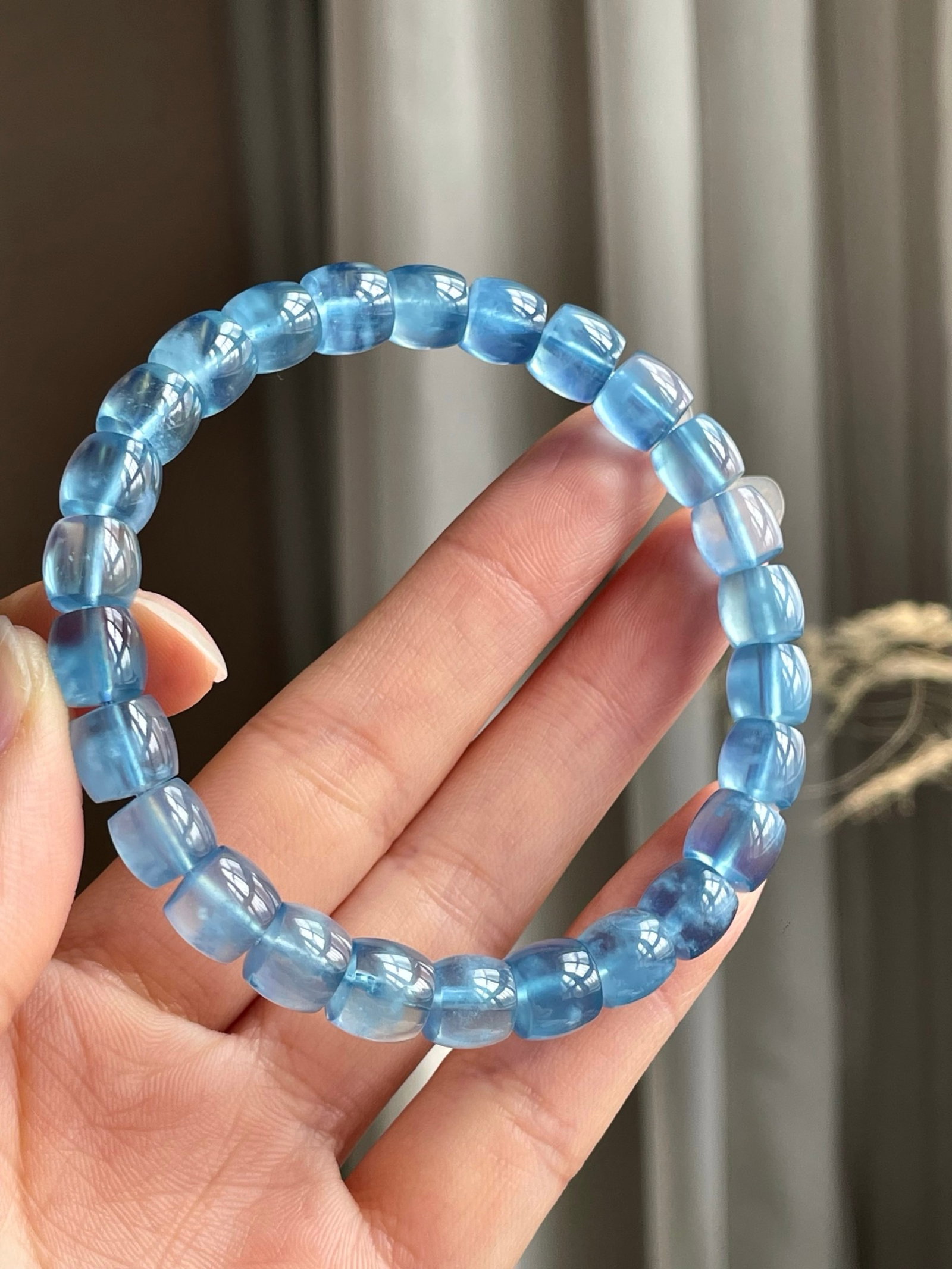 An Exquisite Aquamarine Bracelets: An Exquisite Aquamarine Bracelets,Size:8mmx7mm,Weight:23.6g 海蓝宝手串