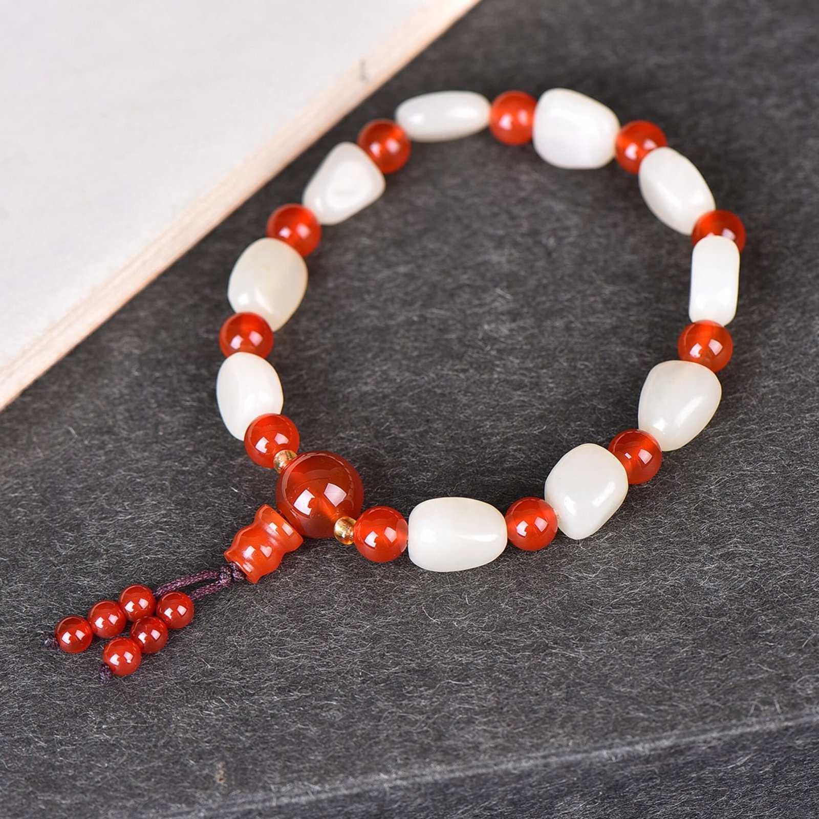 An Exquisite White Jade Bracelets - 2
