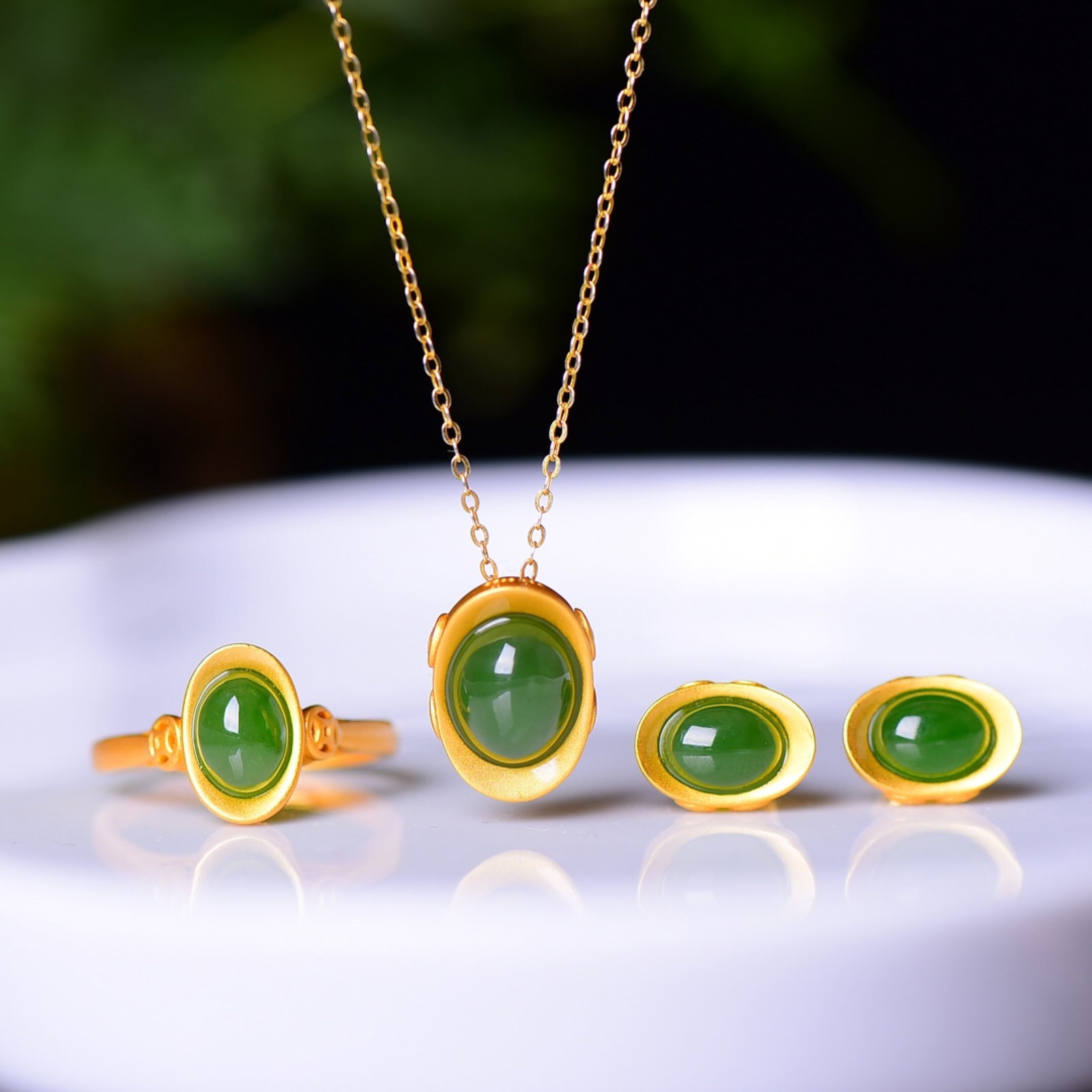 A Set of Fine Sterling Silver-Gold Plated Inlaid Jasper Jewelrys: A Set of Fine Sterling Silver-Gold Plated Inlaid Jasper Jewelrys,Size:(Pendant)8mmx10mm,(Ring)6mmx8mm,(Earrings)6mmx8mm