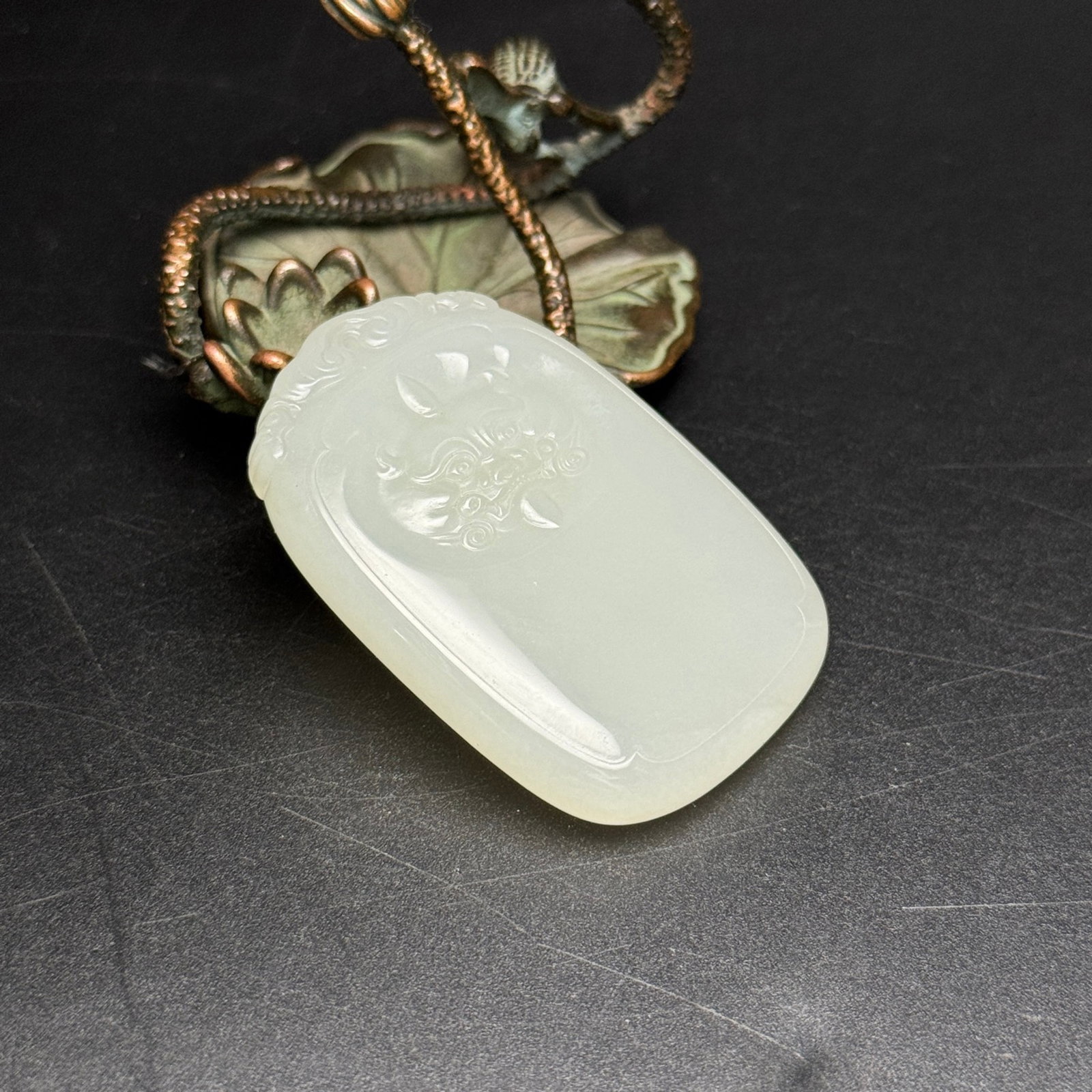 An Exquisite White Jade Beast-Face Pattern Pendant - 3