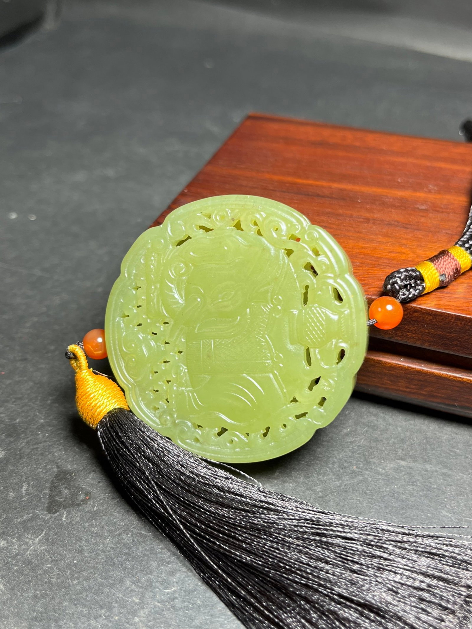 An Exquisite Yellow Jade Elephant Pattern Pendant - 2