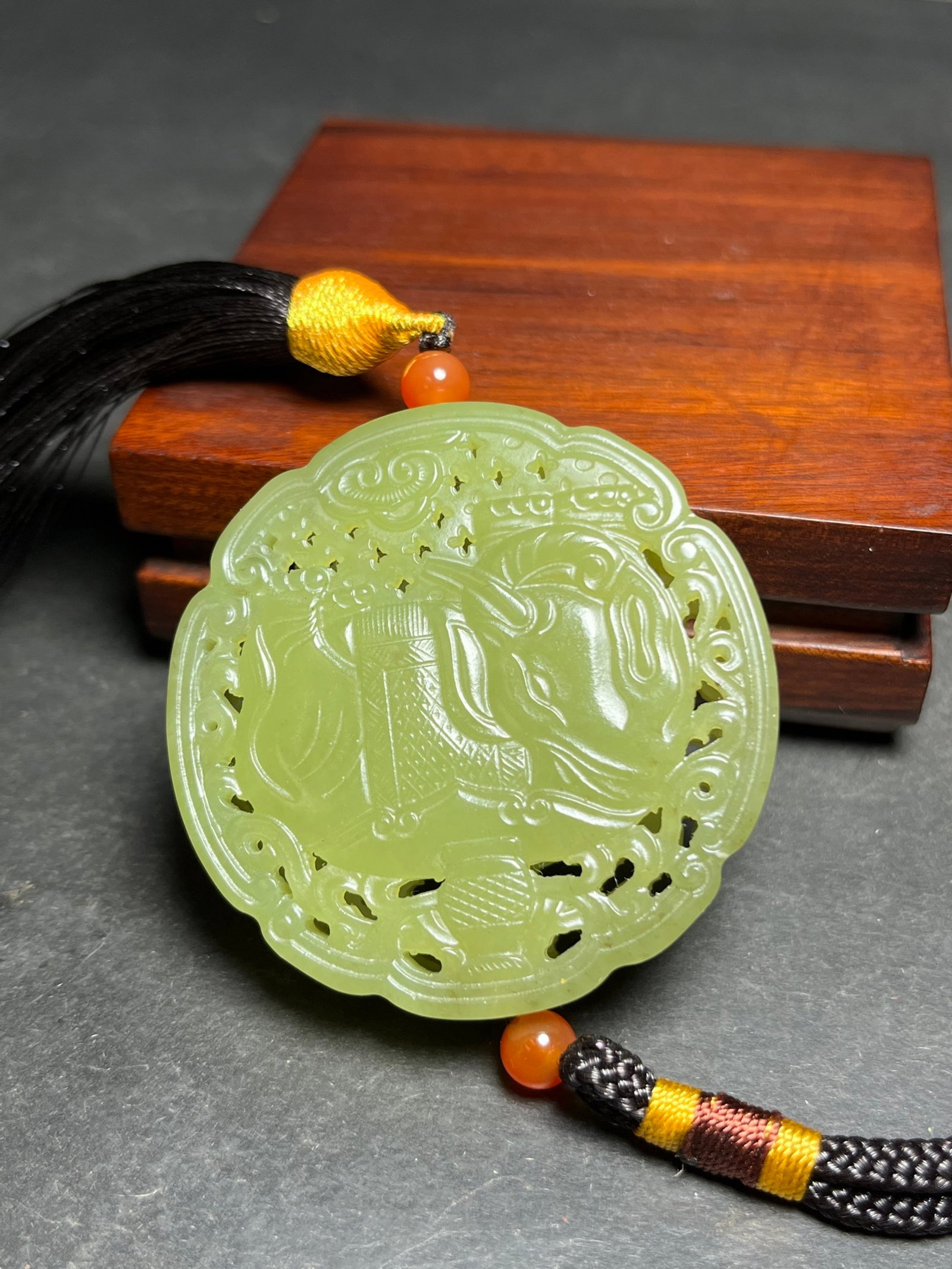 An Exquisite Yellow Jade Elephant Pattern Pendant - 3