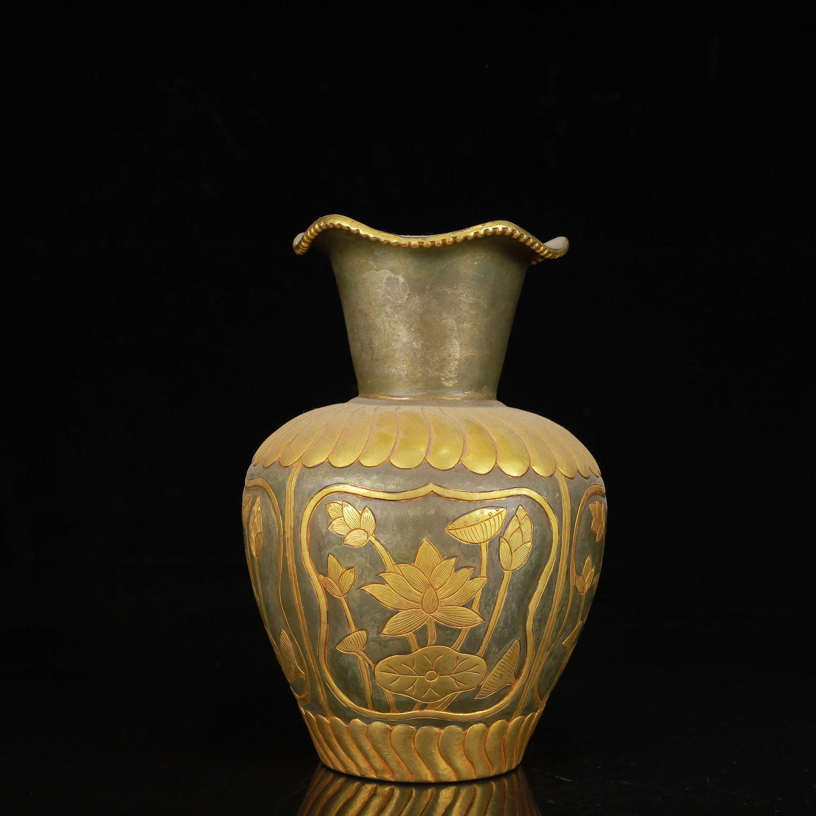 An Exquisite Gilt Silver Lotus Pattern Vase: An Exquisite Gilt Silver Lotus Pattern Vase,Qing Dynasty,China,Qianlong Four-Character Mark,Size:3.9inx5.9in,Weight:350g 银鎏金荷花纹瓶,中国଀