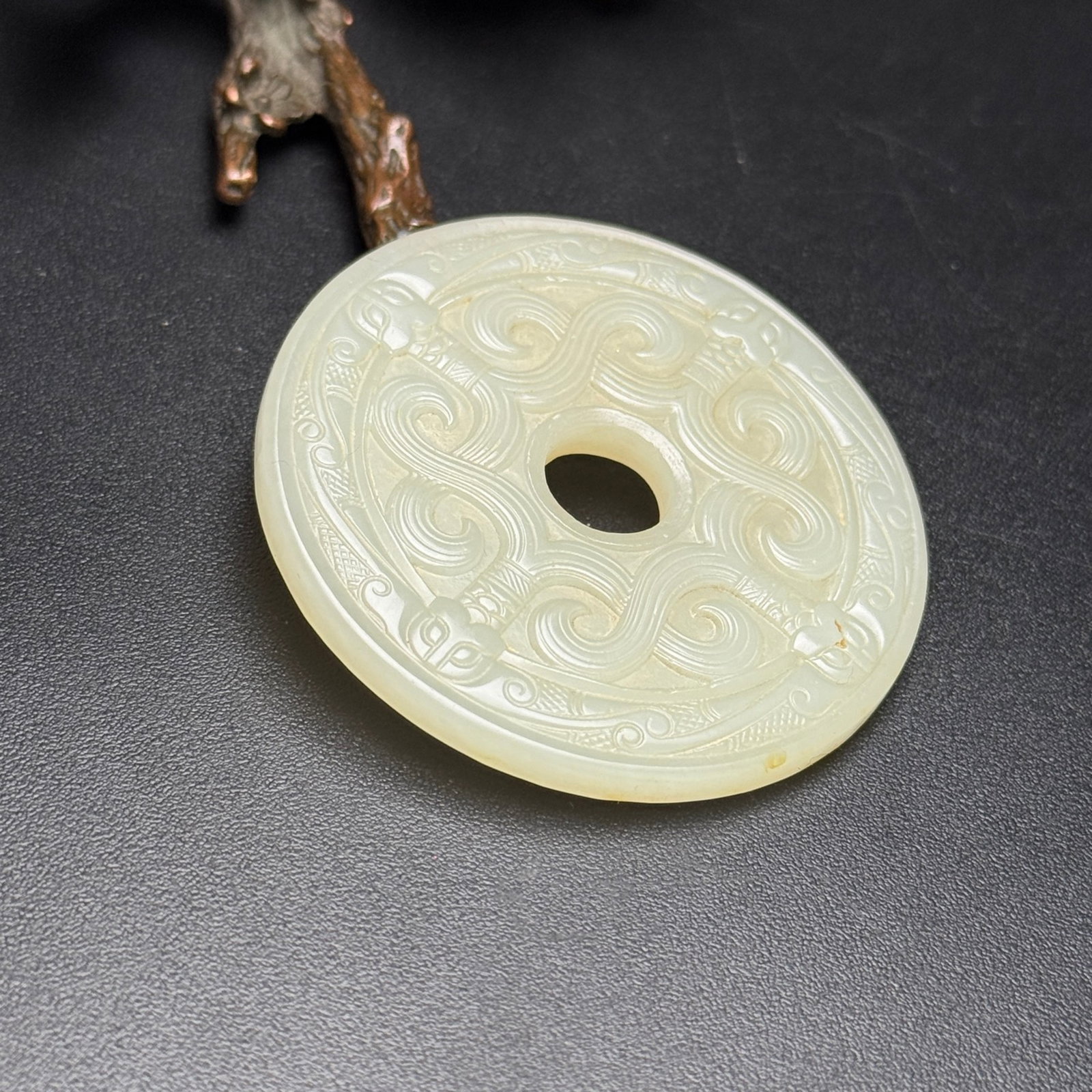 An Exquisite White Jade Dragon Pattern Pendant - 4
