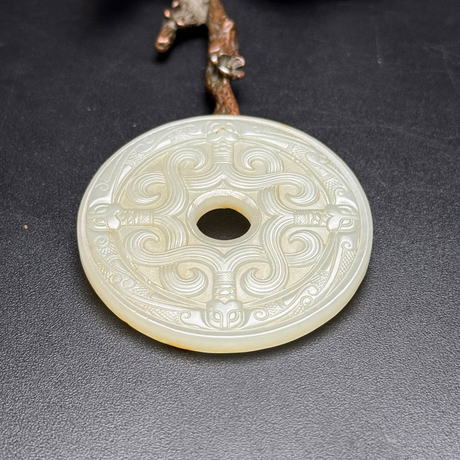 An Exquisite White Jade Dragon Pattern Pendant - 6