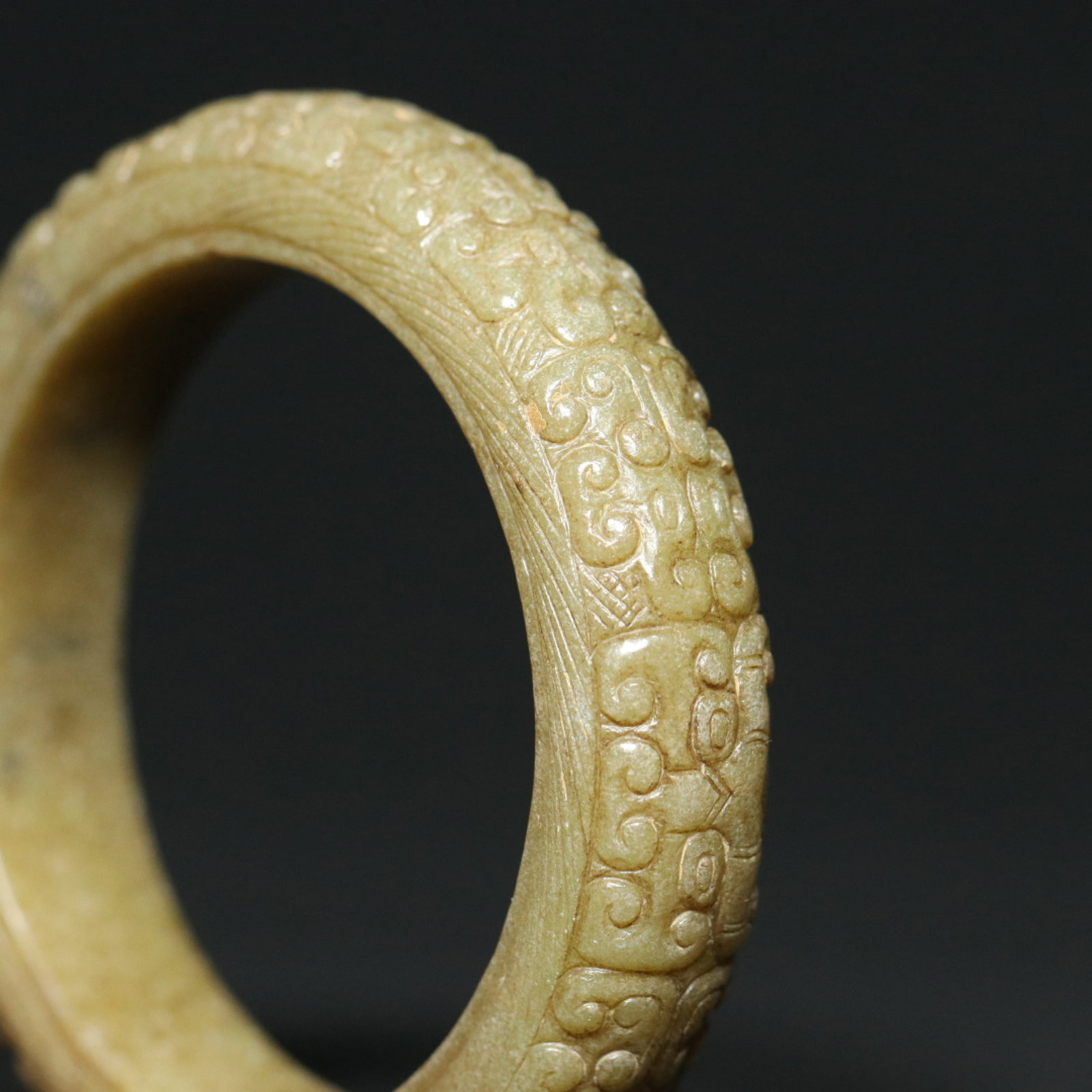 An Exquisite White Jade Beast-Face Pattern Bracelets - 4