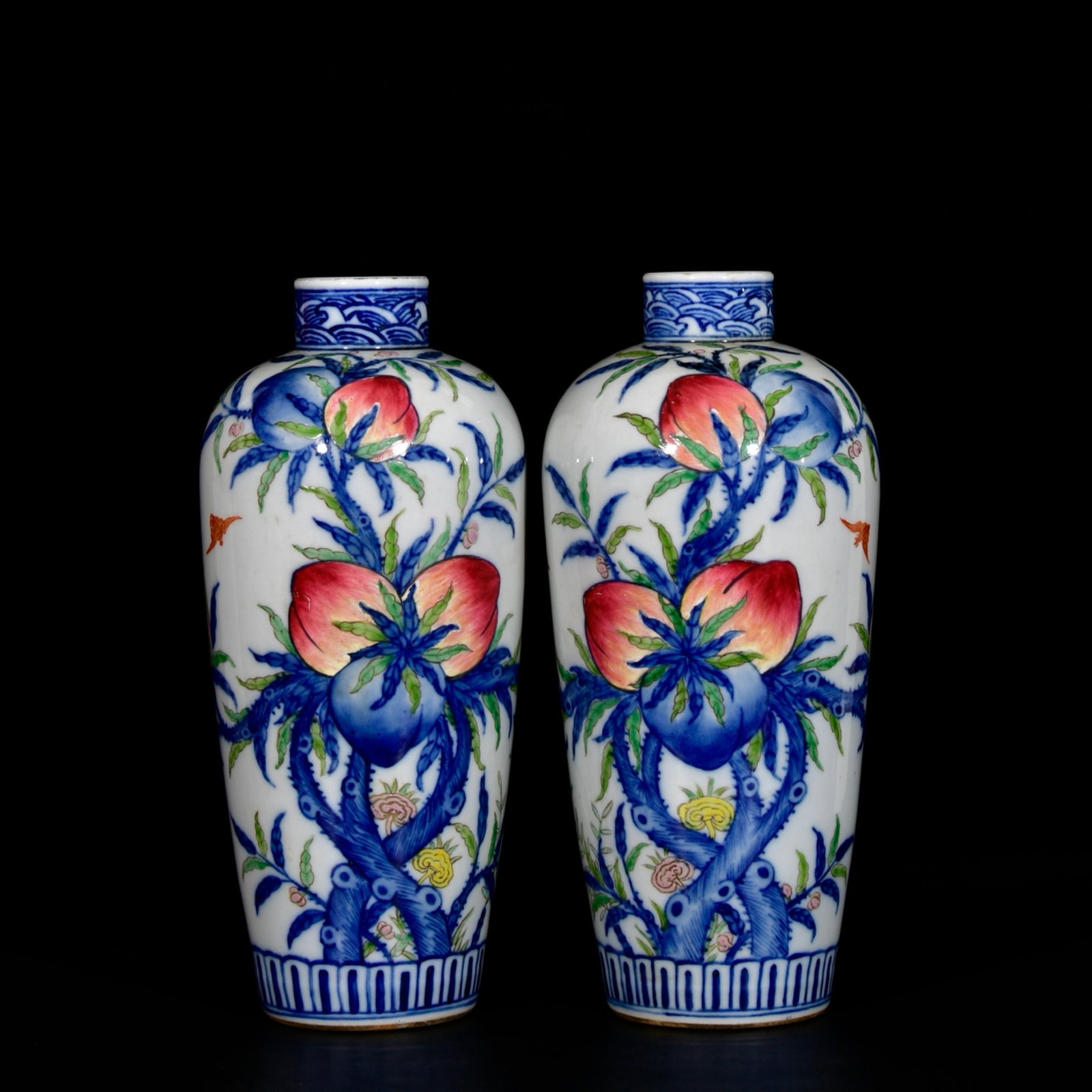 A Pair of Exquisite Blue and White Enamel Bats and Peach Pattern Vases: A Pair of Exquisite Blue and White Enamel Bats and Peach Pattern Vases,Qing Dynasty,China,Qianlong Six-character Mark,Size:4.7inx9.8in 一对青花珐琅彩福&