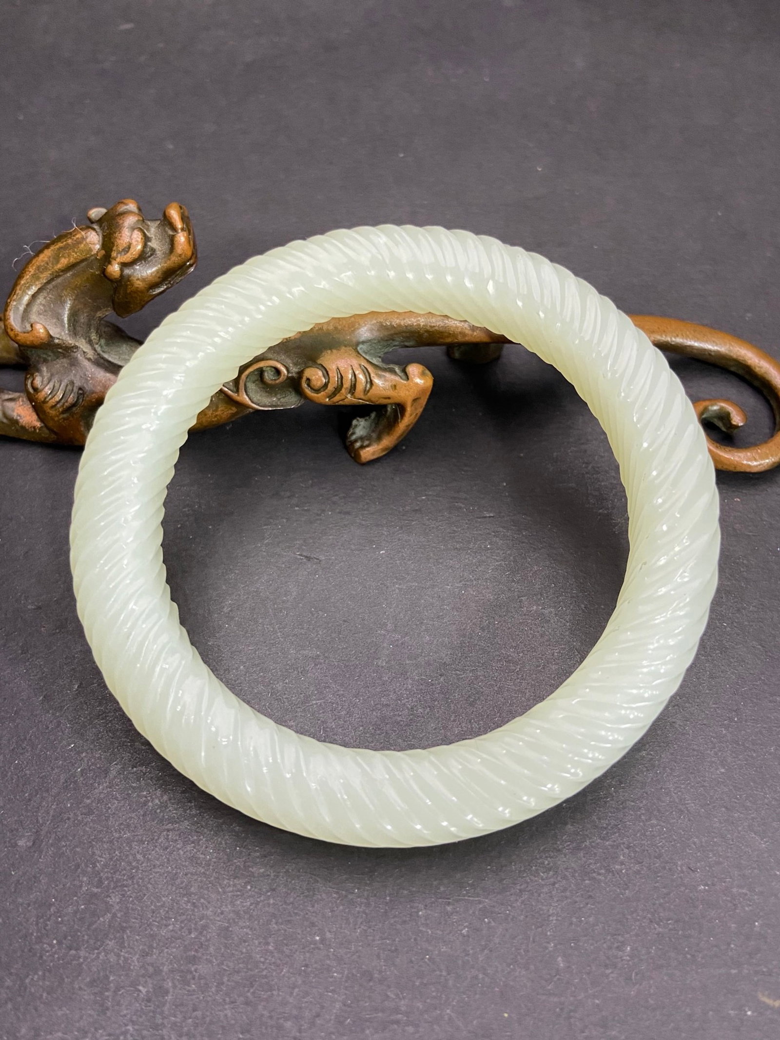 An Exquisite White Jade Bracelets - 2