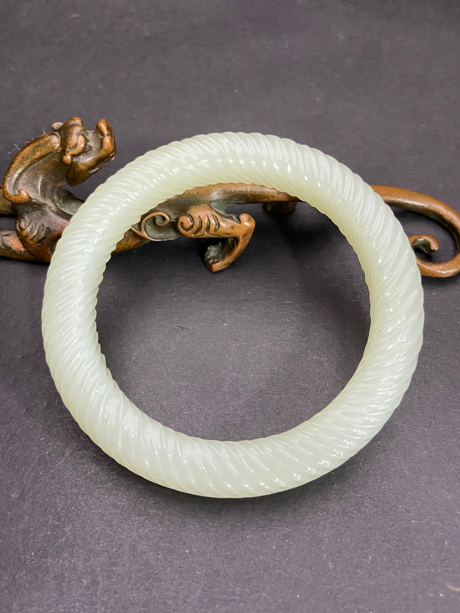 An Exquisite White Jade Bracelets - 3