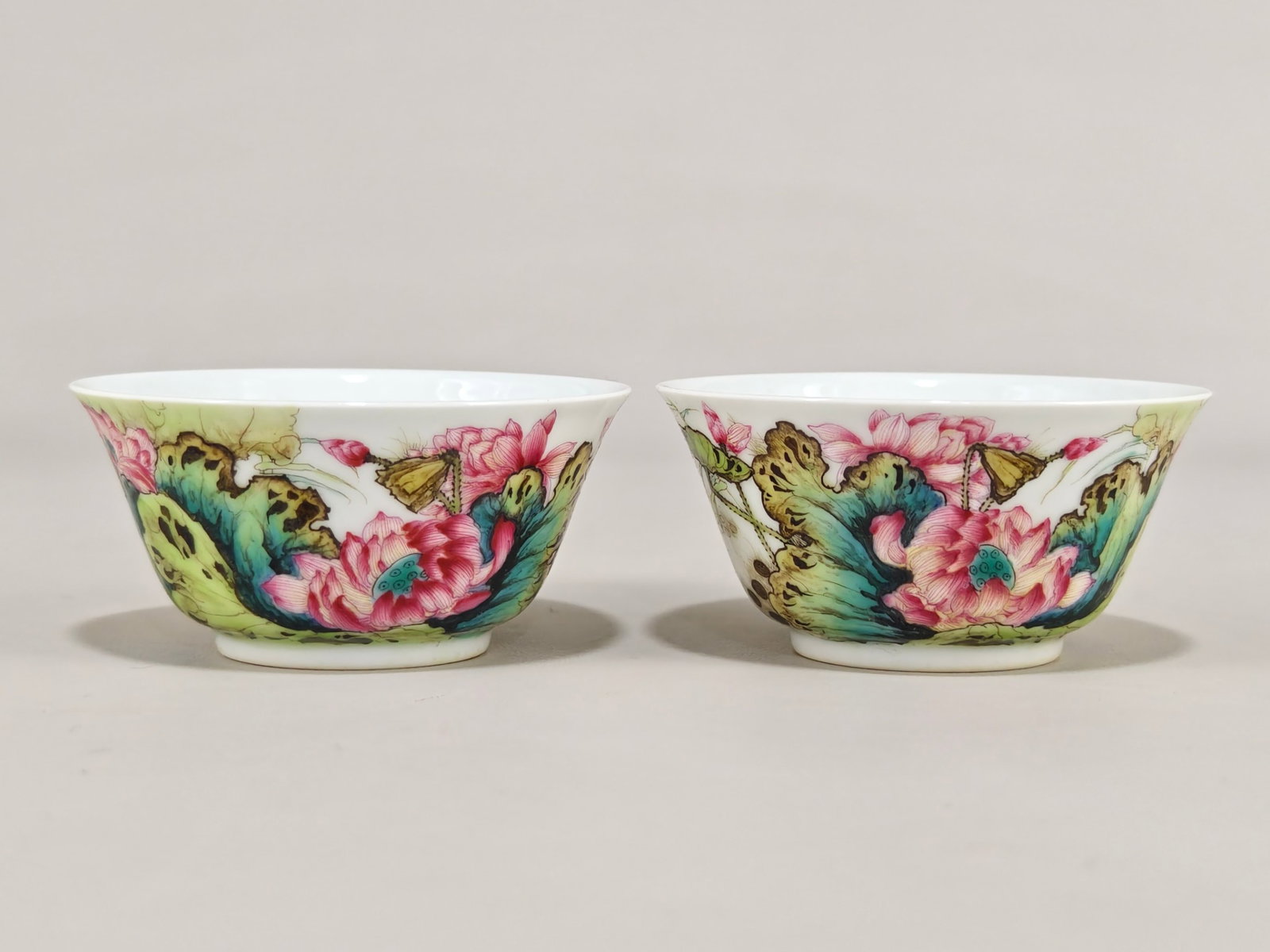 A Pair of Exquisite Enamel Lotus Pattern Cups,With Poem: A Pair of Exquisite Enamel Lotus Pattern Cups,With Poem,Qing Dynasty,China,Yongzheng Four-character Mark,Size:1.5inx3in