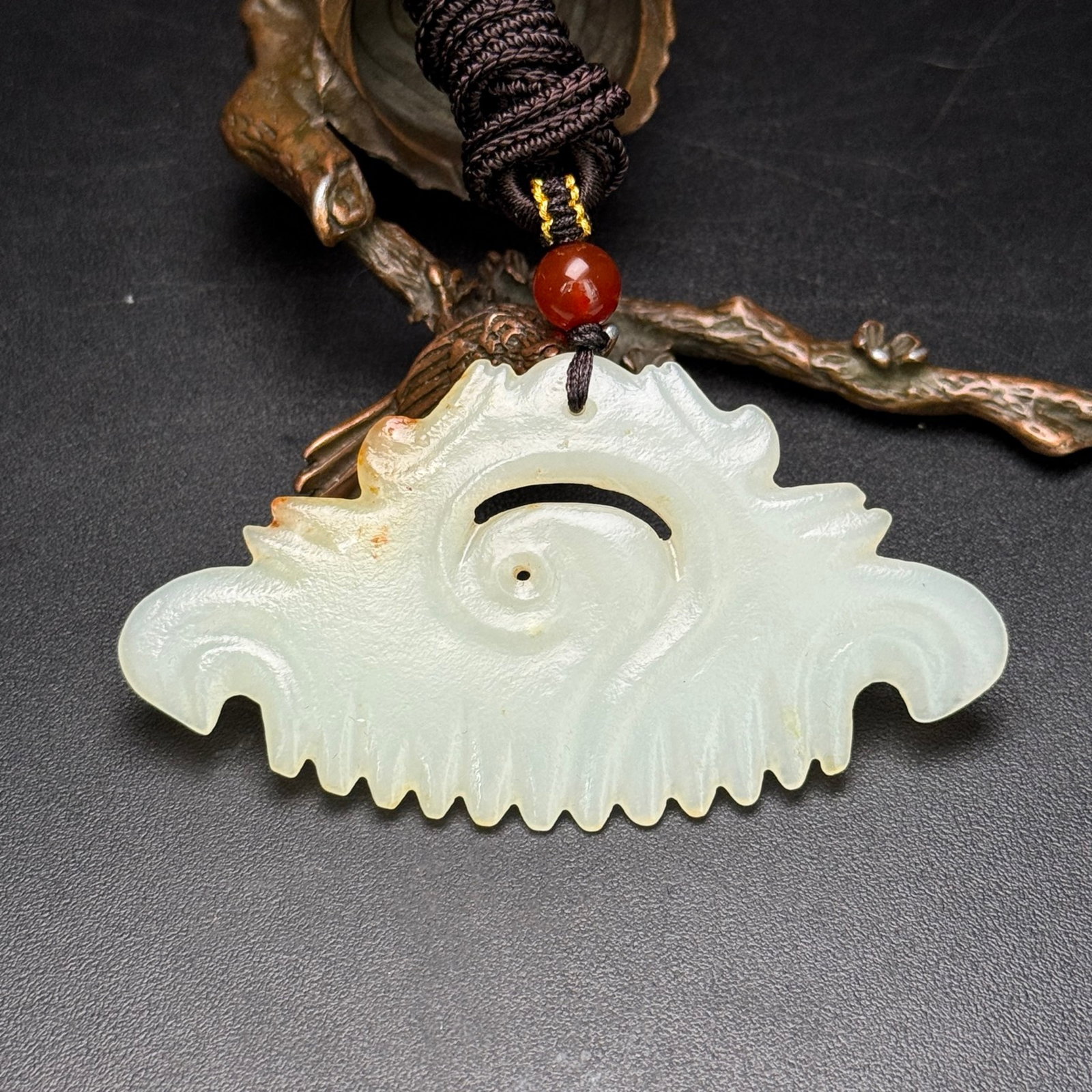An Exquisite White Jade Comb-Shaped Pendant: An Exquisite White Jade Comb-Shaped Pendant,Qing Dynasty,China,Size:80mmx43mmx4mm,Weight:20g 白玉梳子形挂件,中国清代