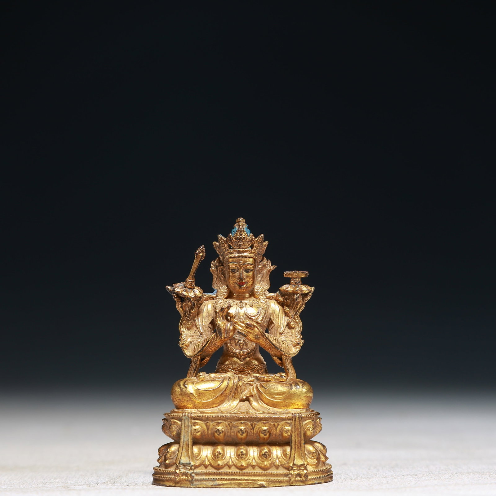 A Solemn Gilt Bronze Statue of Amitayus: A Solemn Gilt Bronze Statue of Amitayus,Qing Dynasty,China,Size:1.4inx1inx2.2in,Weight:50g 铜鎏金无量寿佛像,中国清代