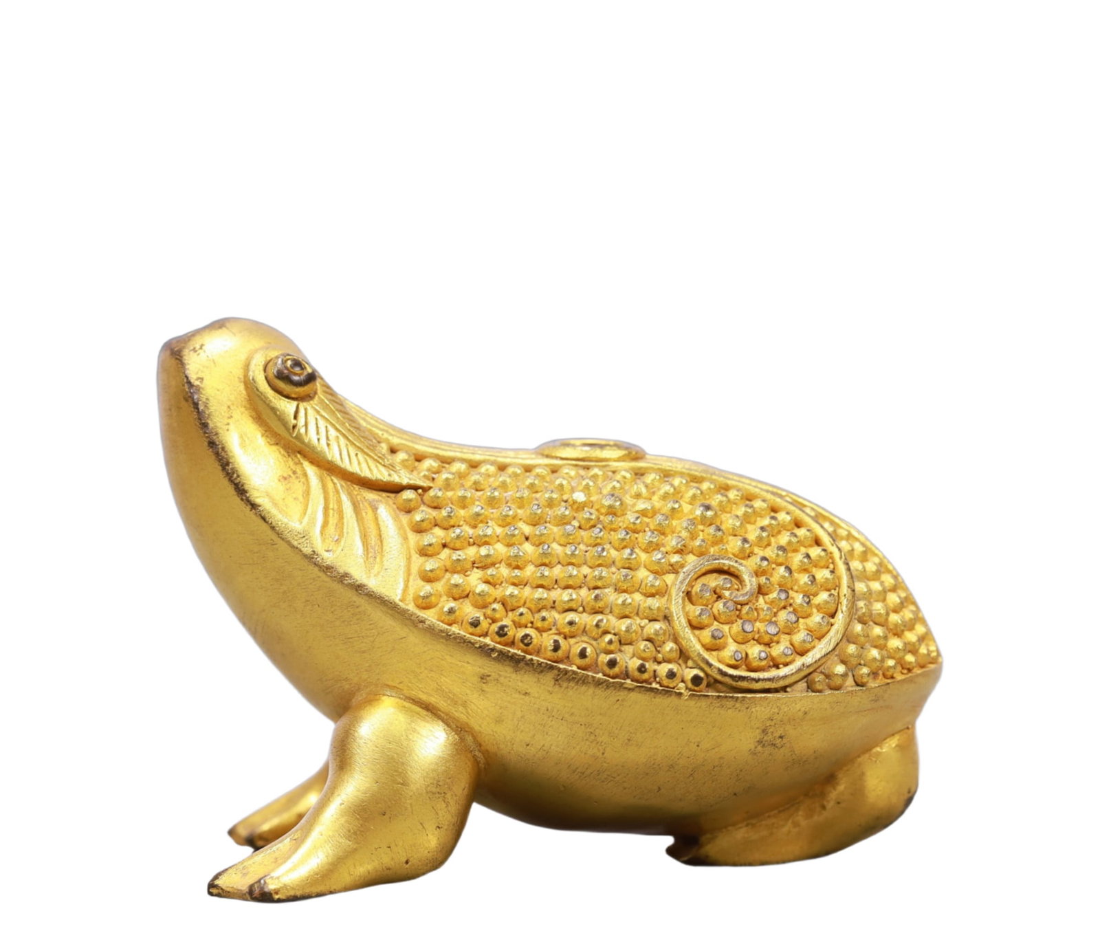 An Exquisite Gilt Bronze Toad Ornament: An Exquisite Gilt Bronze Toad Ornament,Ming Dynasty, China,Size:4.3inx2.6inx2.8in Weight:750g 铜鎏金蟾蜍摆件,中国明代