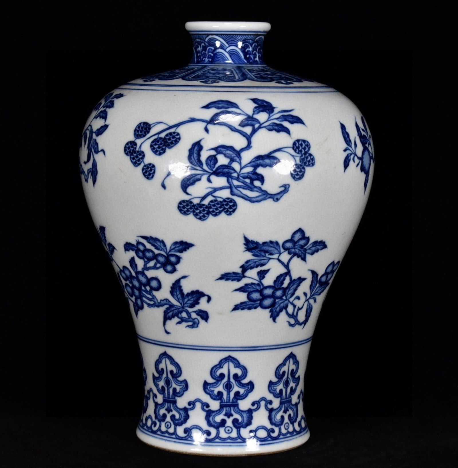 A Rare Blue and White Fruit Pattern Vase - 2