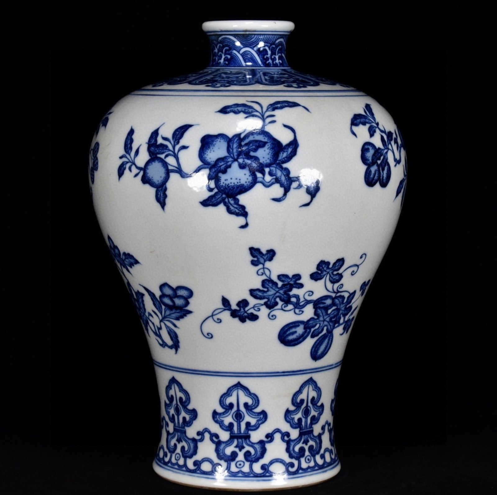 A Rare Blue and White Fruit Pattern Vase - 3
