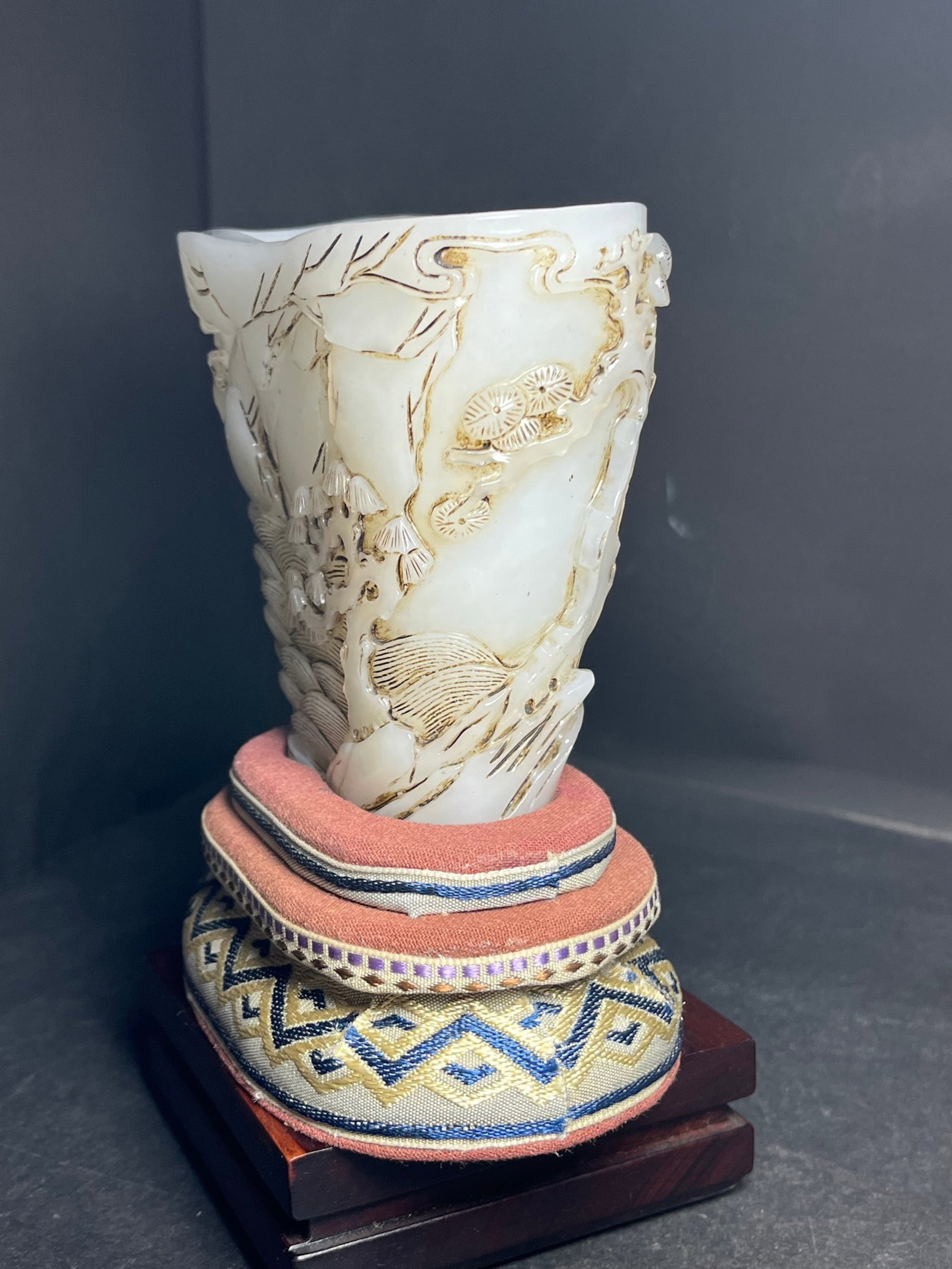 An Exquisite White Jade Landscape Pattern Cup - 4