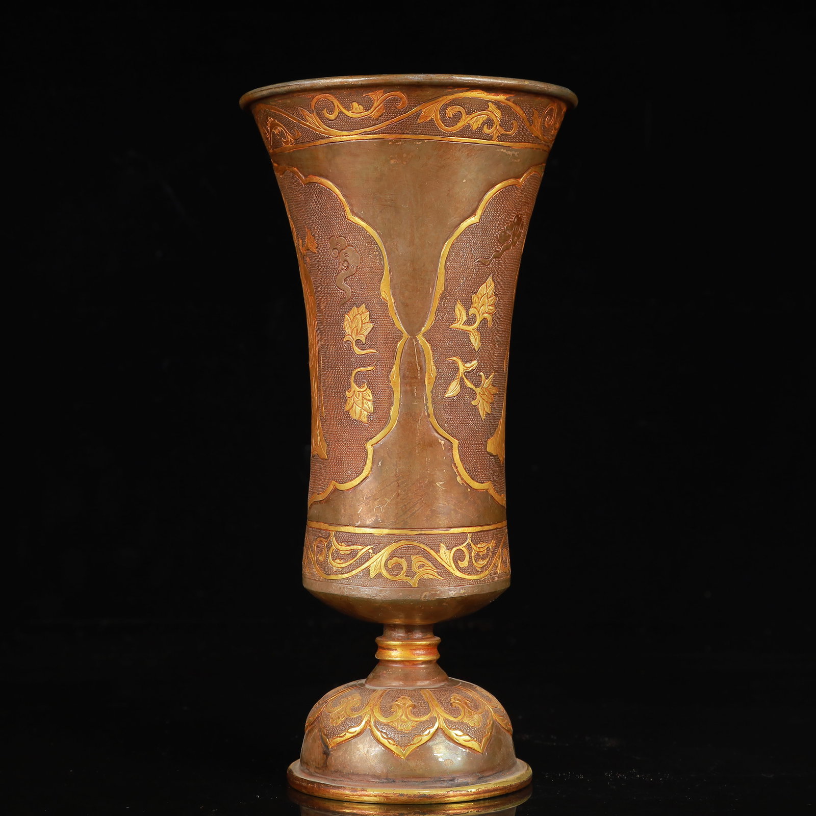 An Exquisite Gilt Silver Figure Pattern Cup - 4