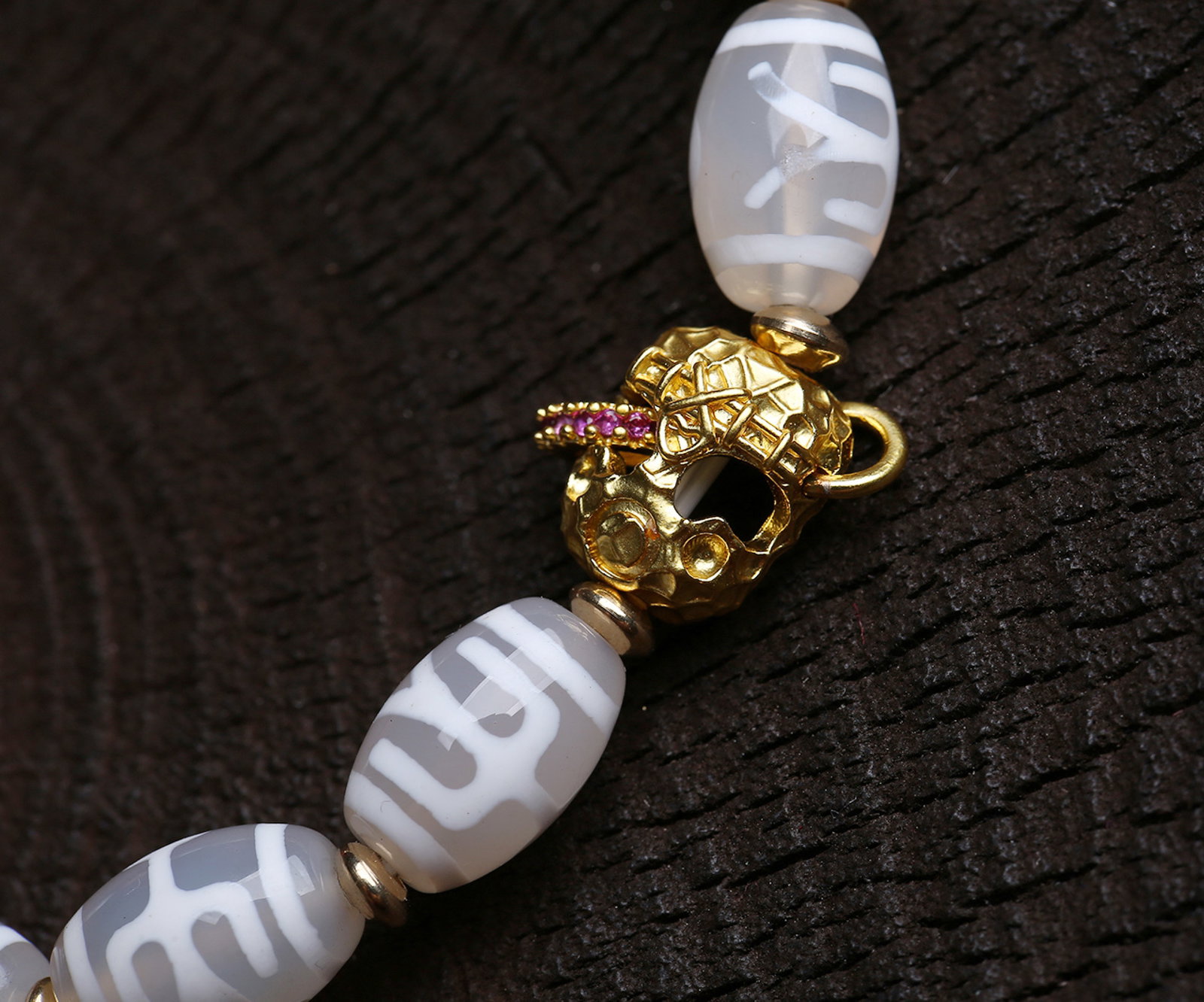 An Exquisite Dzi Bead Bracelets - 2