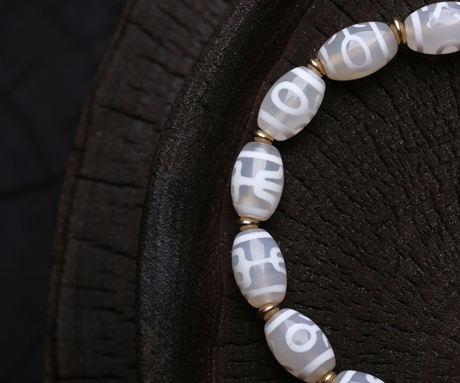 An Exquisite Dzi Bead Bracelets - 5