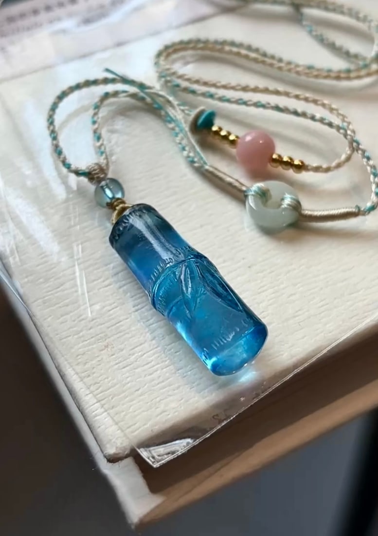 An Exquisite Aquamarine Bamboo Pattern Pendant: An Exquisite Aquamarine Bamboo Pattern Pendant,Size:26mmx10mm,Total Weight:6g 海蓝宝竹纹吊坠