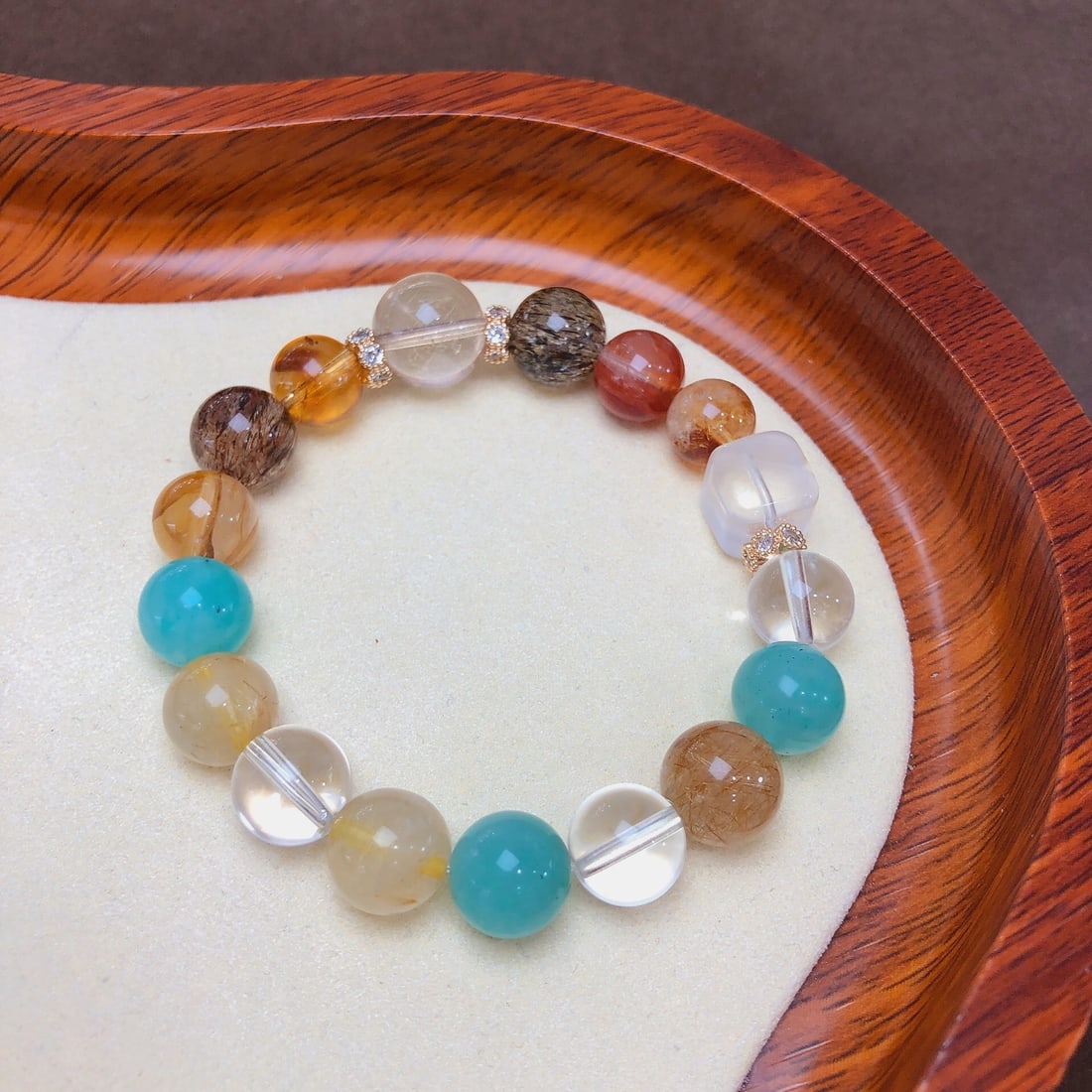 An Exquisite Crystal Bracelets - 9