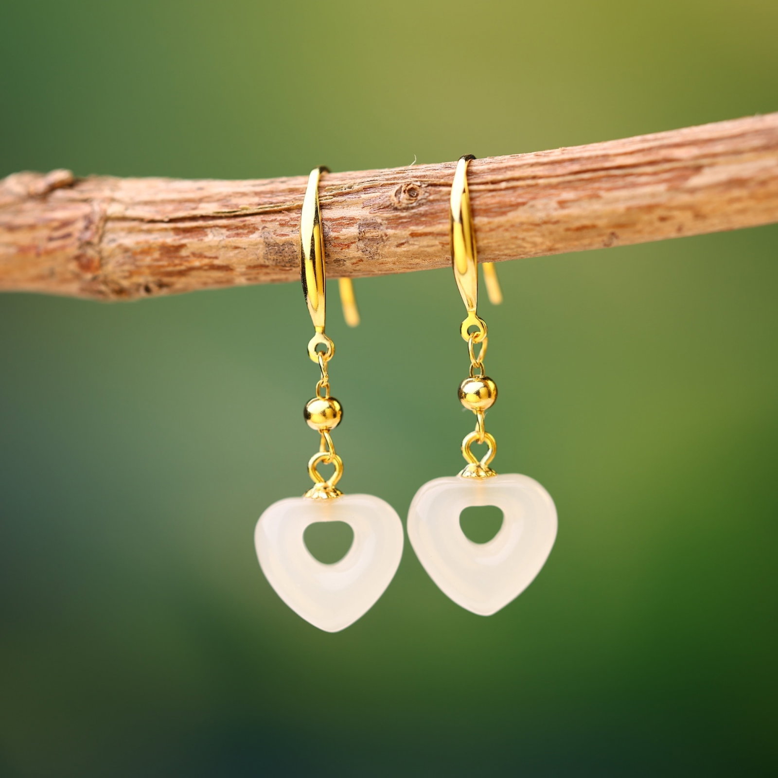 A Pair of Exquisite Sterling Silver-Gold Plated Inlaid White Jade Earrings: A Pair of Exquisite Sterling Silver-Gold Plated Inlaid White Jade Earrings,Size:11mmx12mm 一对纯银镀金镶白玉耳环