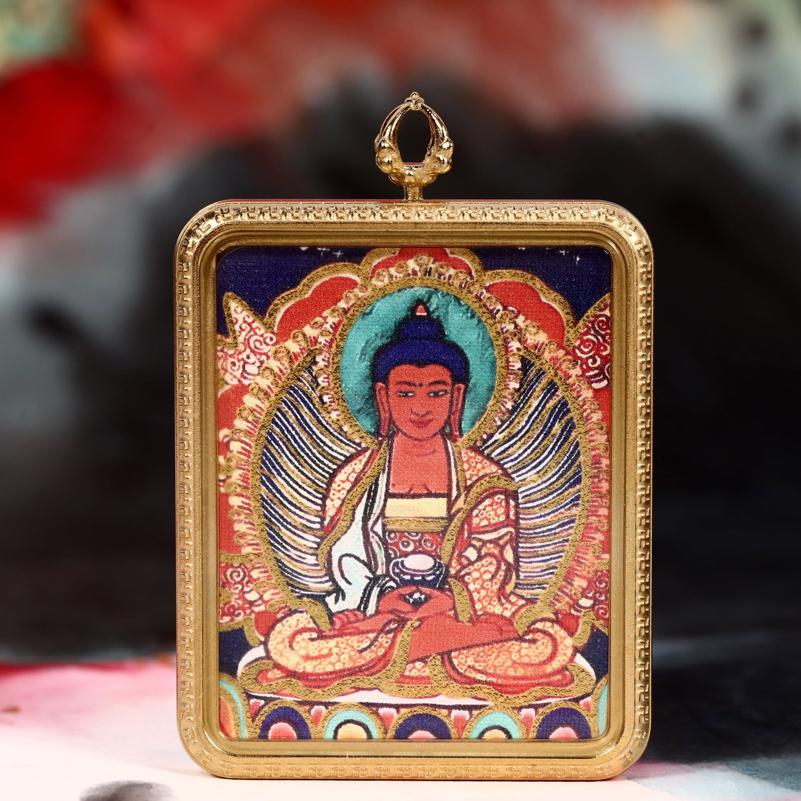An Exquisite Painted Color Statue of Sakyamuni Tangka: An Exquisite Painted Color Statue of Sakyamuni Tangka,Size:2inx2.8in 彩绘释迦摩尼像唐卡