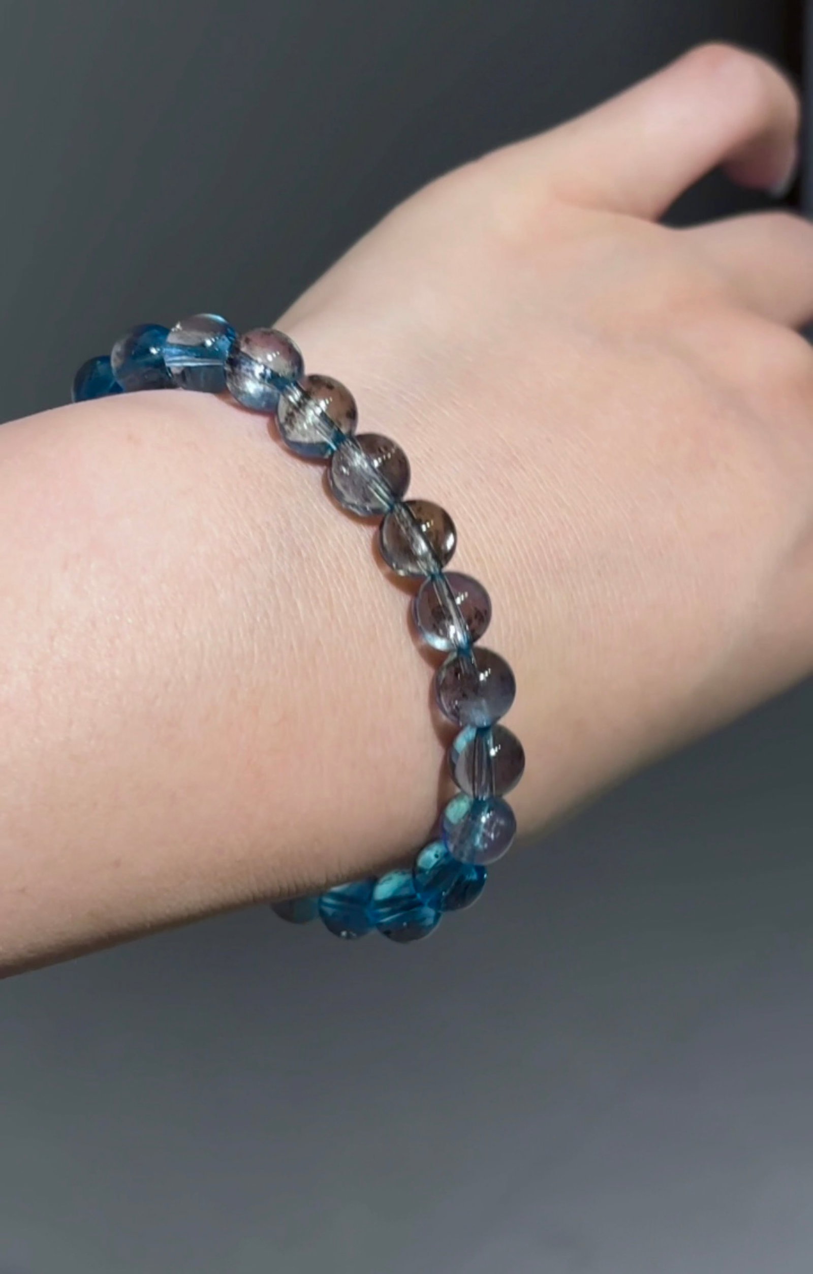 An Exquisite Aquamarine Bracelets: An Exquisite Aquamarine Bracelets,Size: 8.3mm,Weight:17.6g 海蓝宝手串