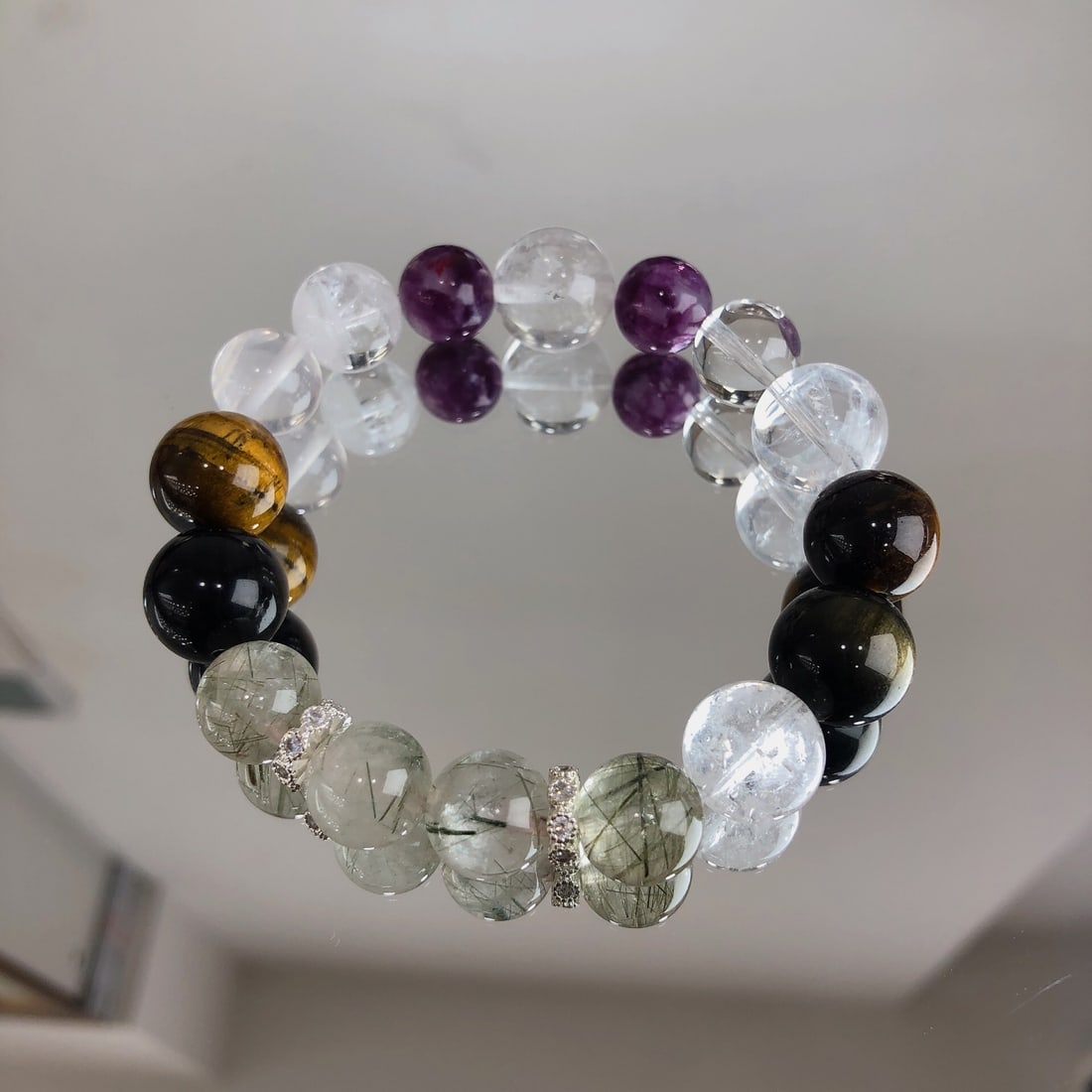 An Exquisite Crystal Bracelets - 10