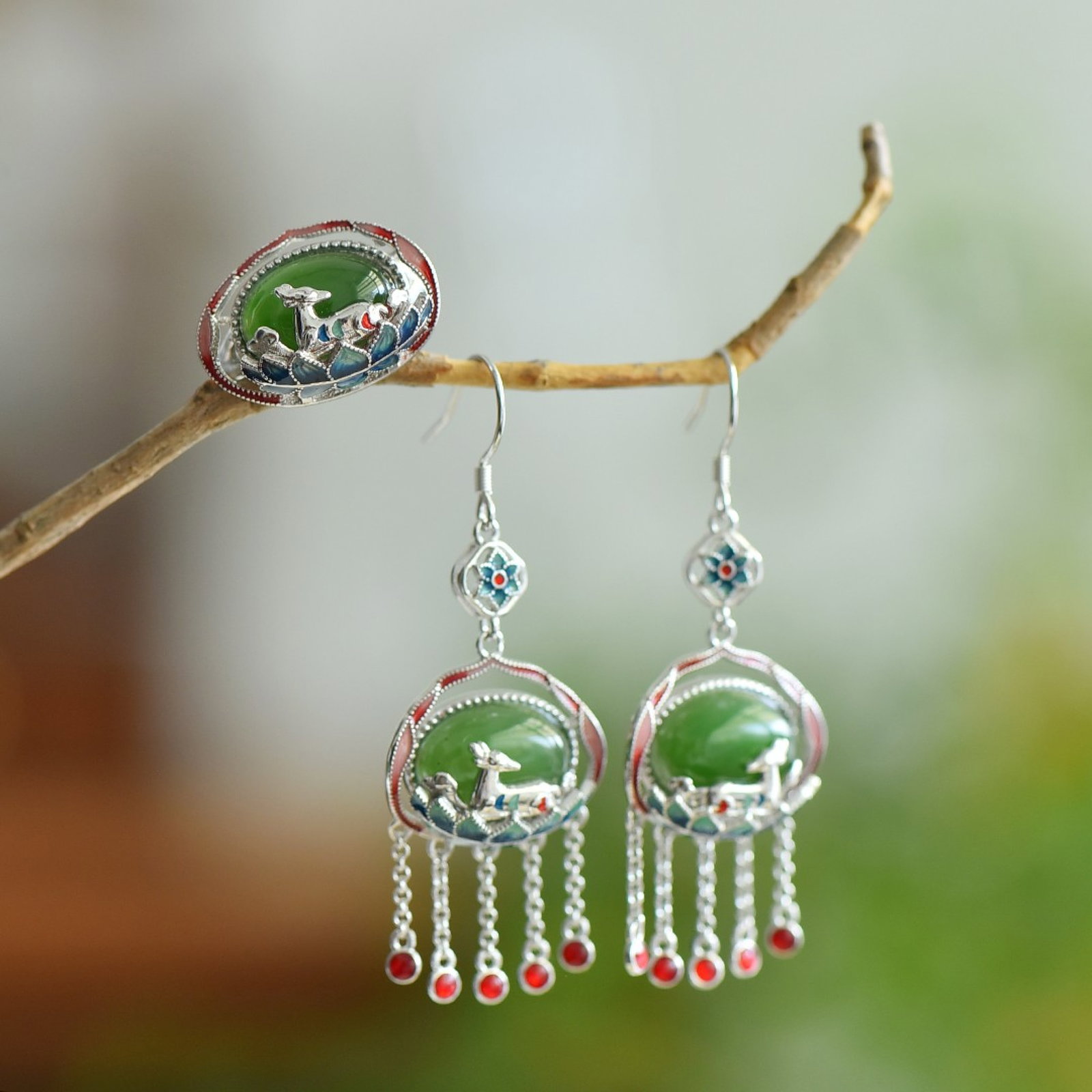 A Set of Fine Sterling Silver Inlaid Jasper Jewelries: A Set of Fine Sterling Silver Inlaid Jasper Jewelries 一套纯银镶碧玉首饰